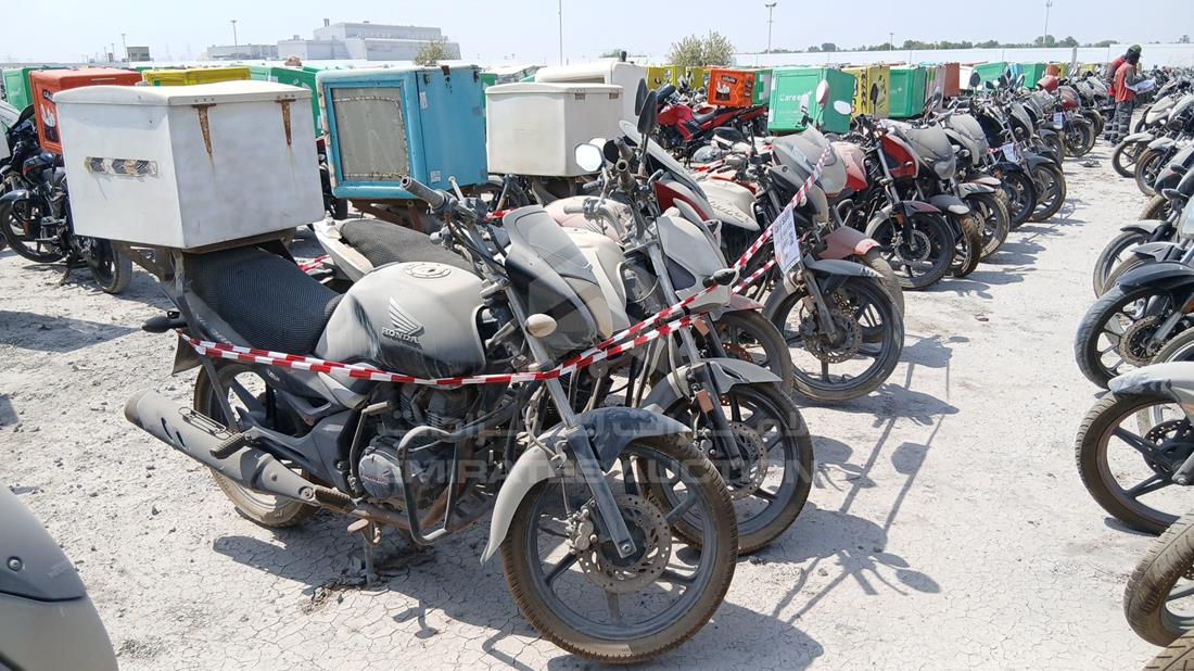 5 Motorbikes — Front Right Angle — Photo 11