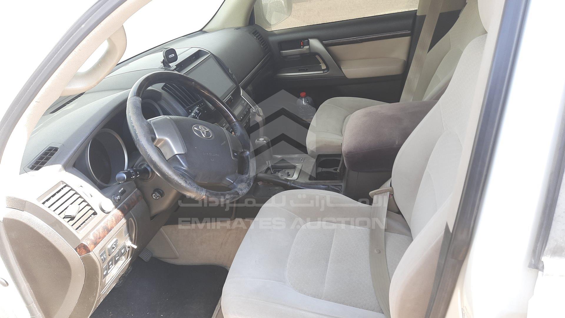 2008 TOYOTA LAND CRUISER VIN: JTMHT05J984014687