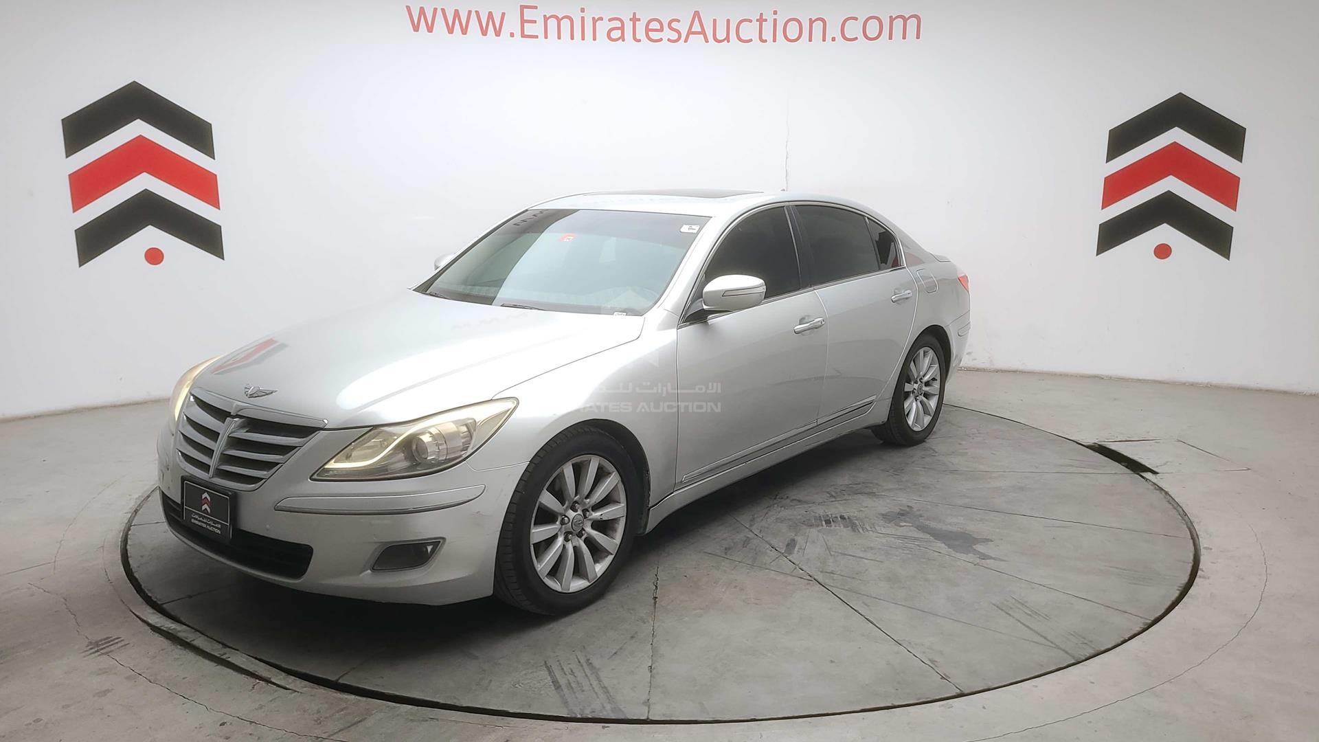 2011 HYUNDAI GENESIS VIN: KMHGC4DF3BU124072