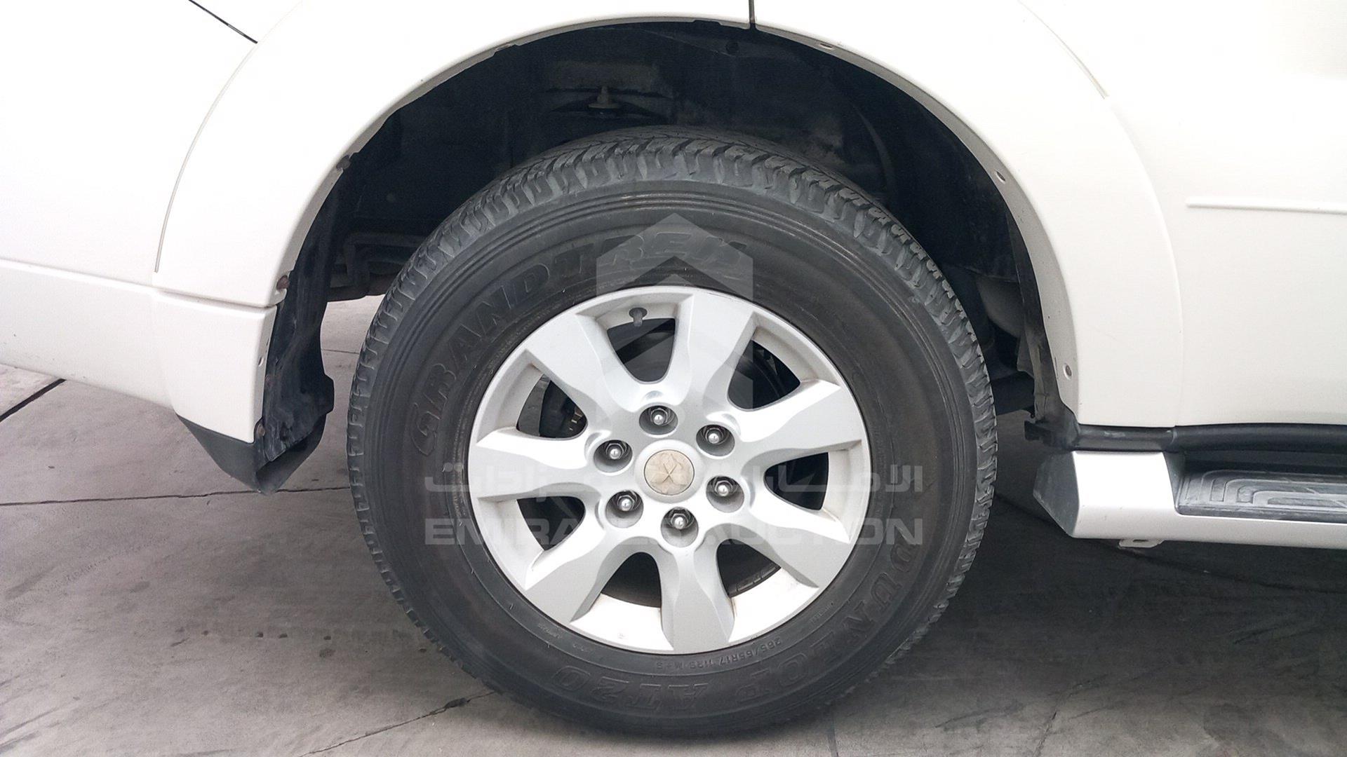 2010 MITSUBISHI PAJERO VIN: JMYLRV95WAJ713865