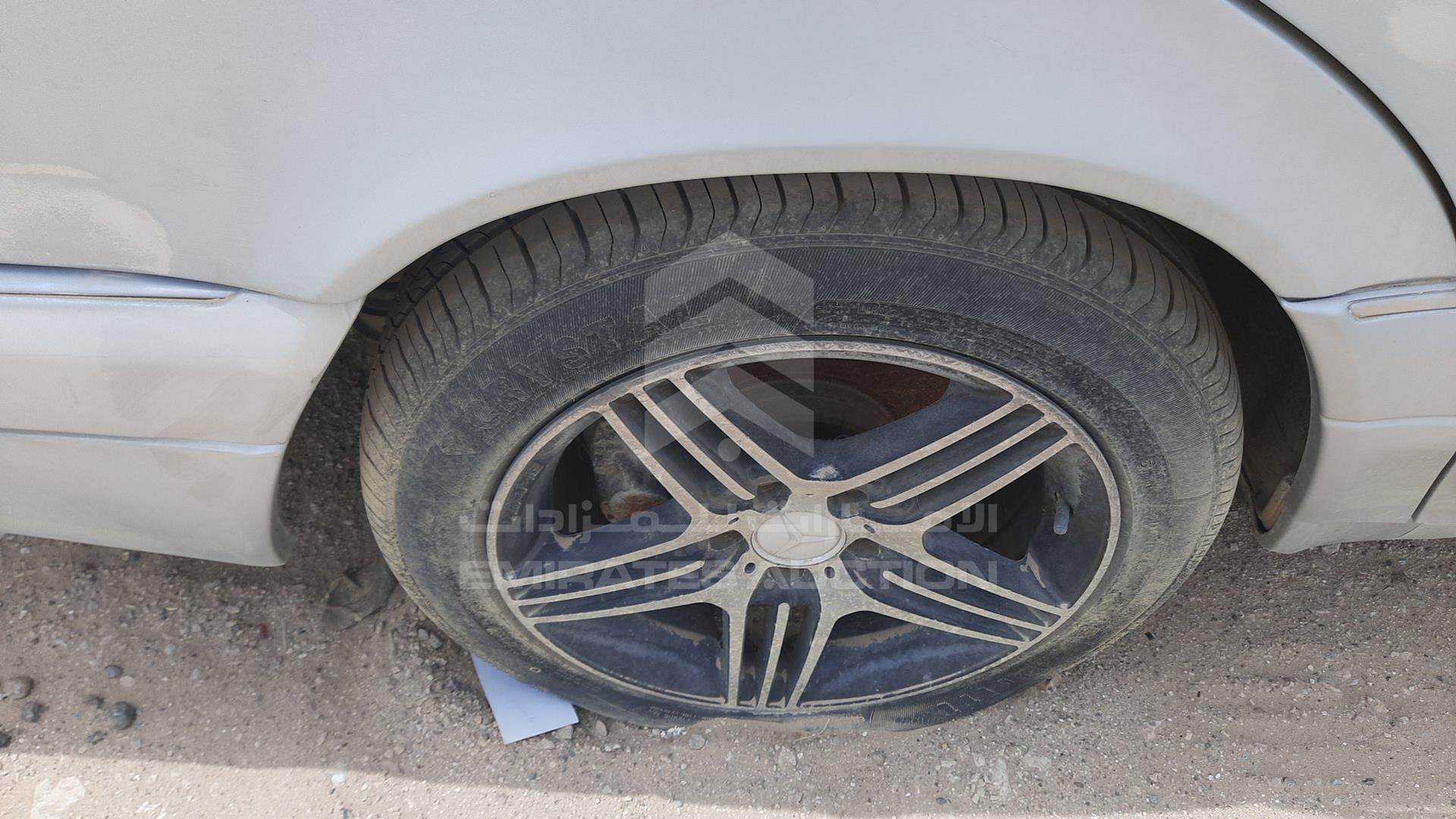 0 MERCEDES --- VIN: WDB1400511A326422