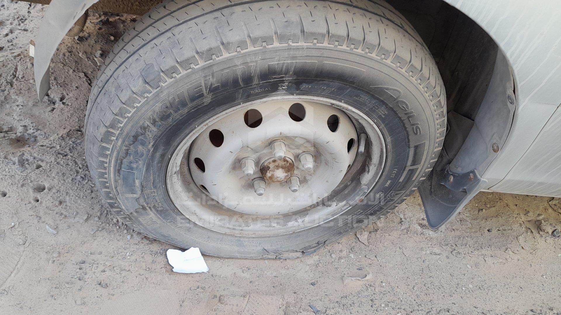 KMJWWH7W06U692581 - 2006 Hyundai H1 - #359616