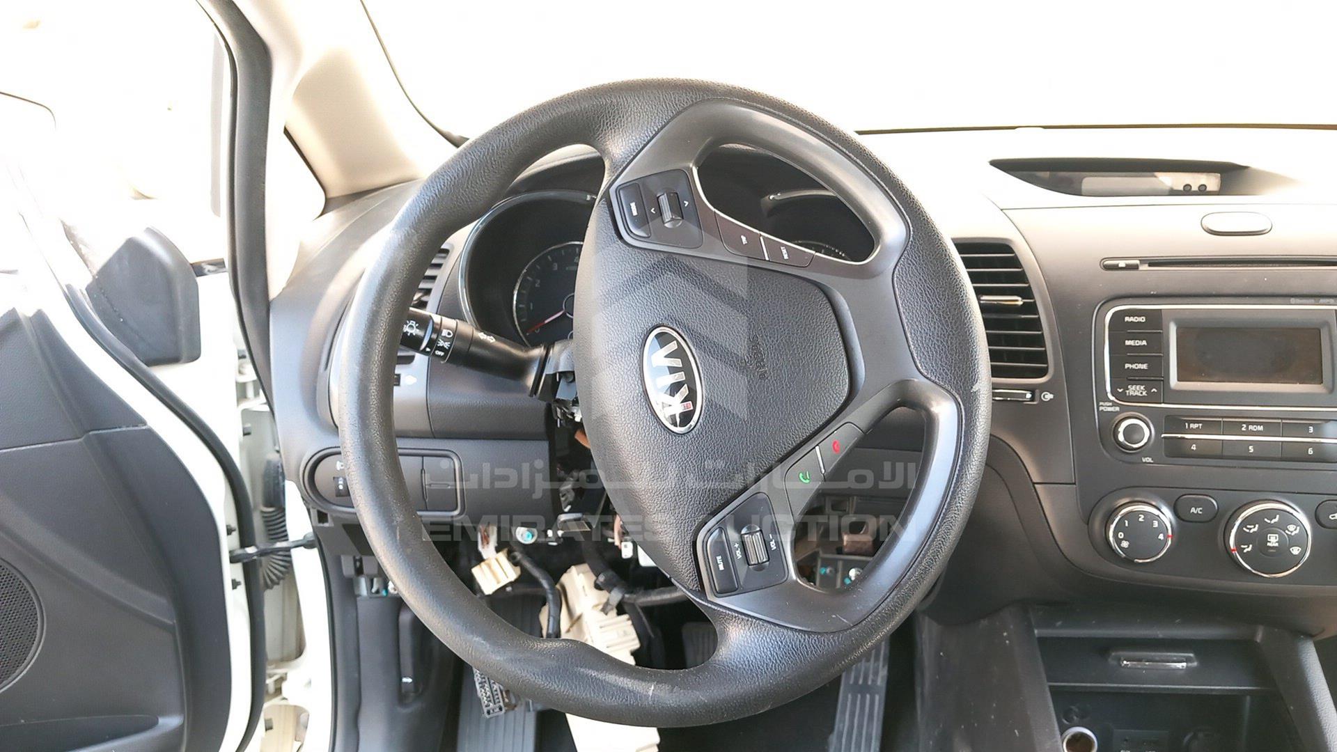 2013 KIA CERATO VIN: KNAFK4111D5806888