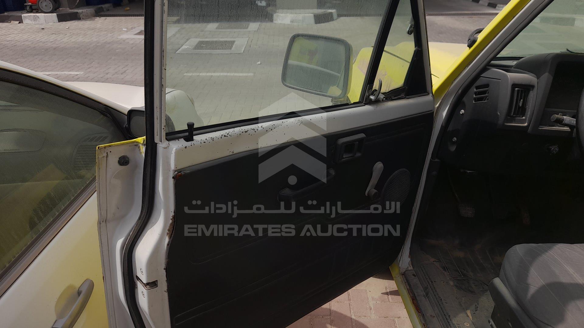 0 NISSAN --- VIN: JN1URGY60Z0027313