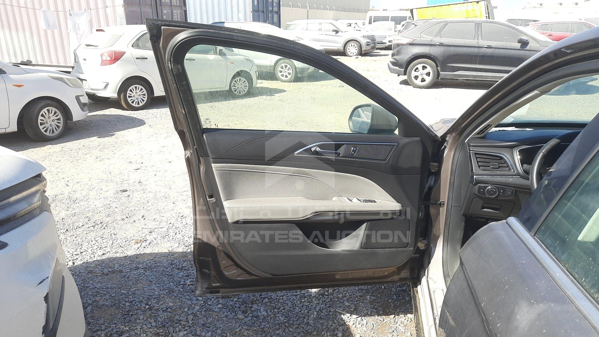 2022 FORD TAURUS VIN: LVSFMBFC9NHR50154
