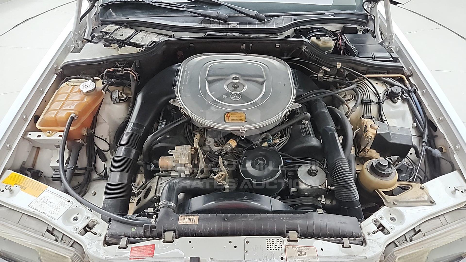1990 MERCEDES SEL 560 VIN: WDBCA39E7LA537035