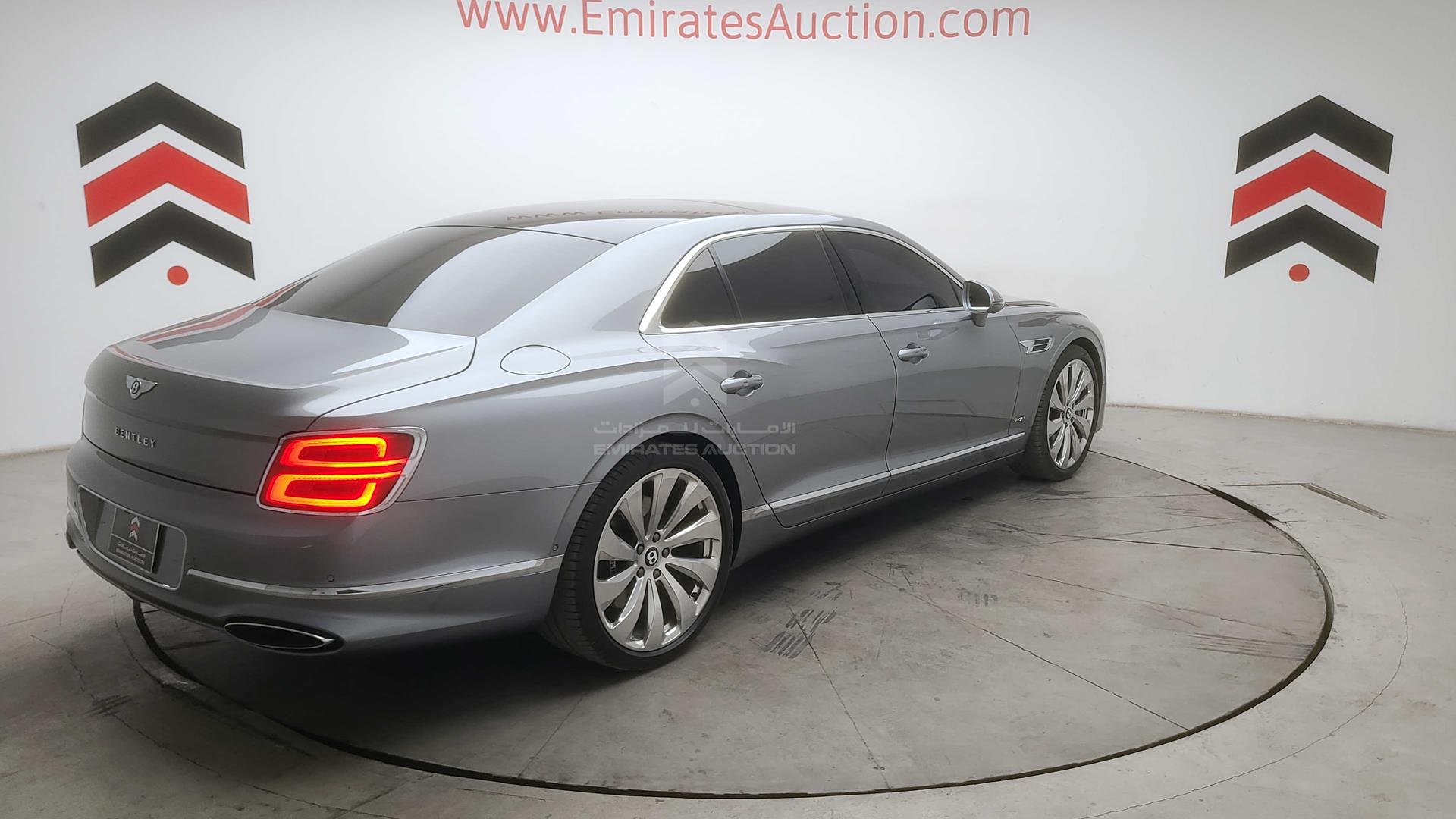 2020 BENTLEY FLYING SPUR VIN: SCBBA5ZG1LC083009