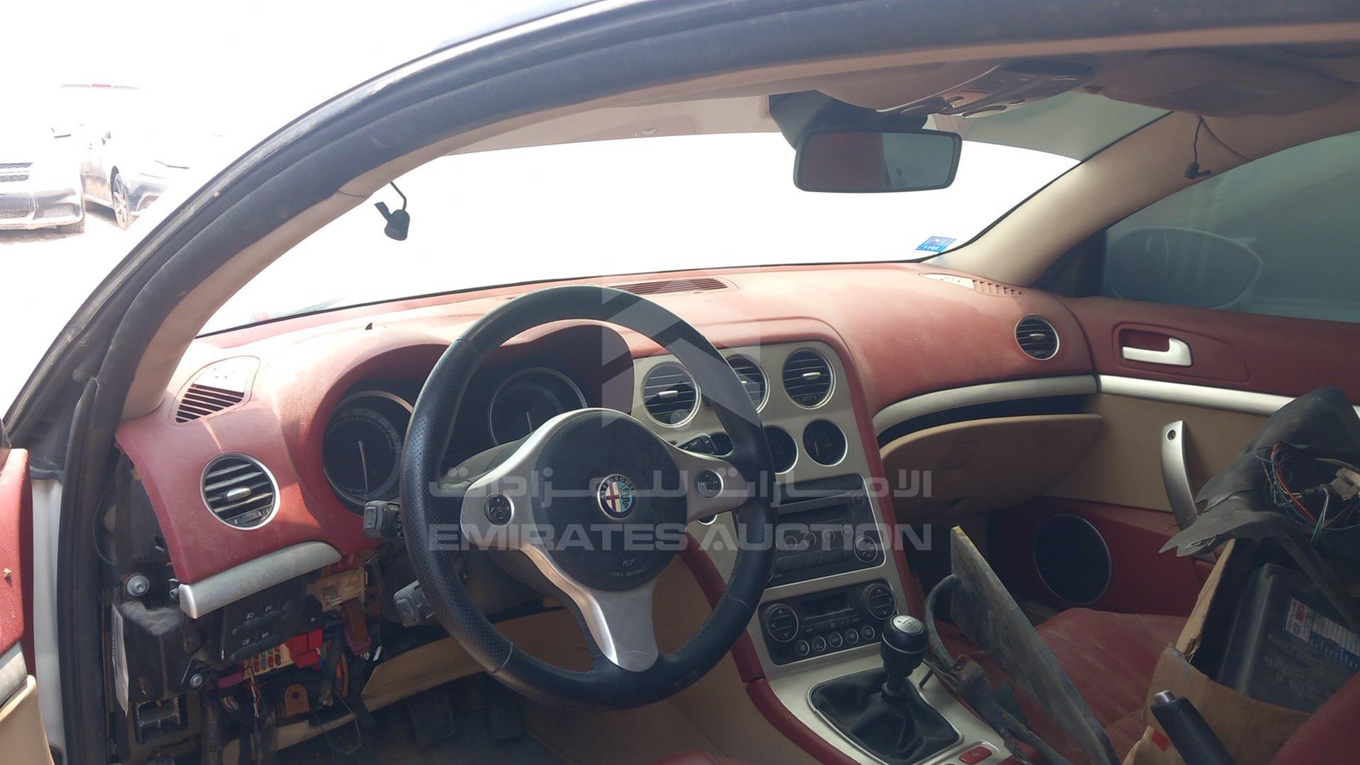 0 ALFA ROMEO --- VIN: ZAR93900005021104