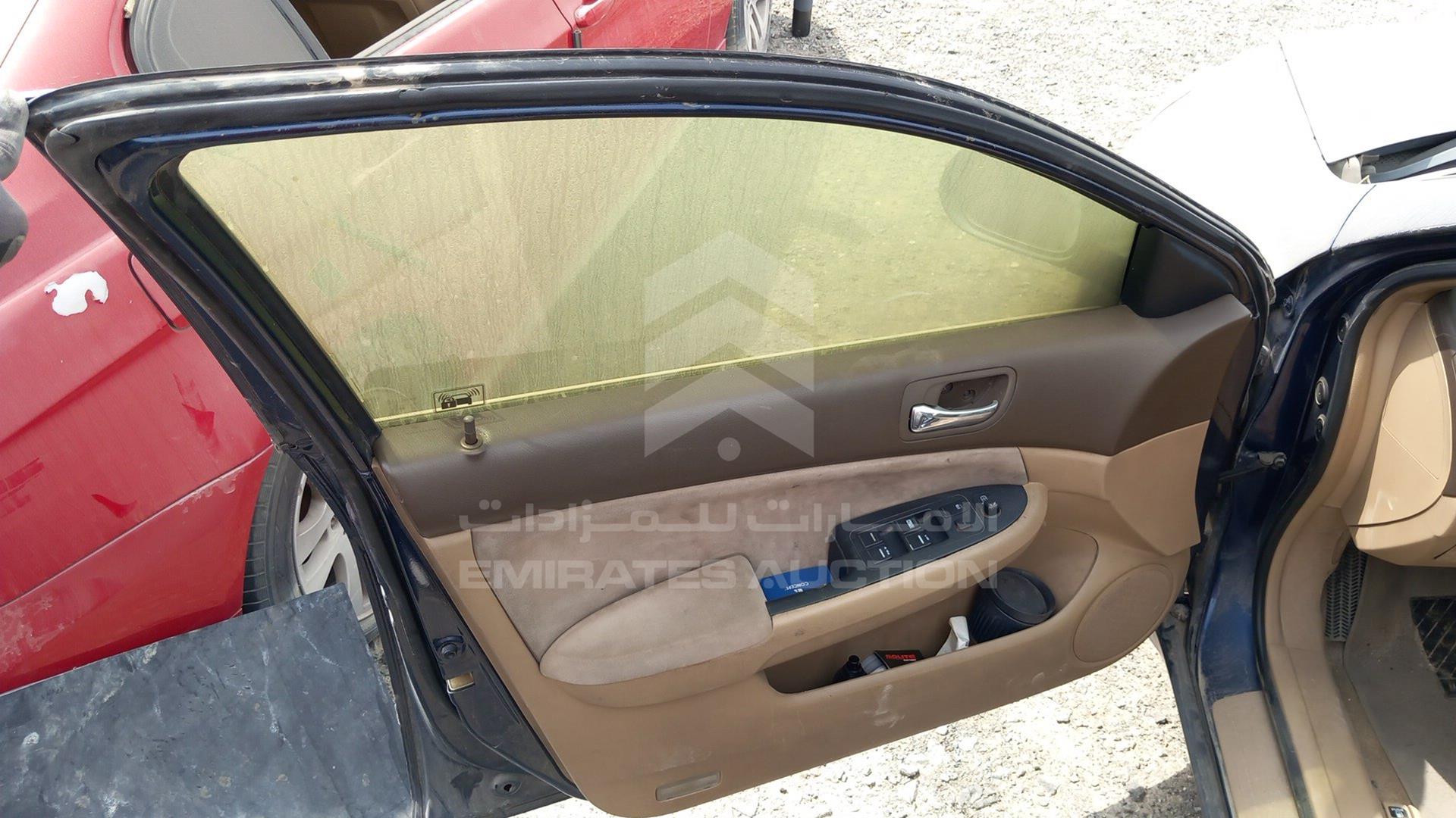 2005 HONDA ACCORD VIN: JHMCM56515C403491