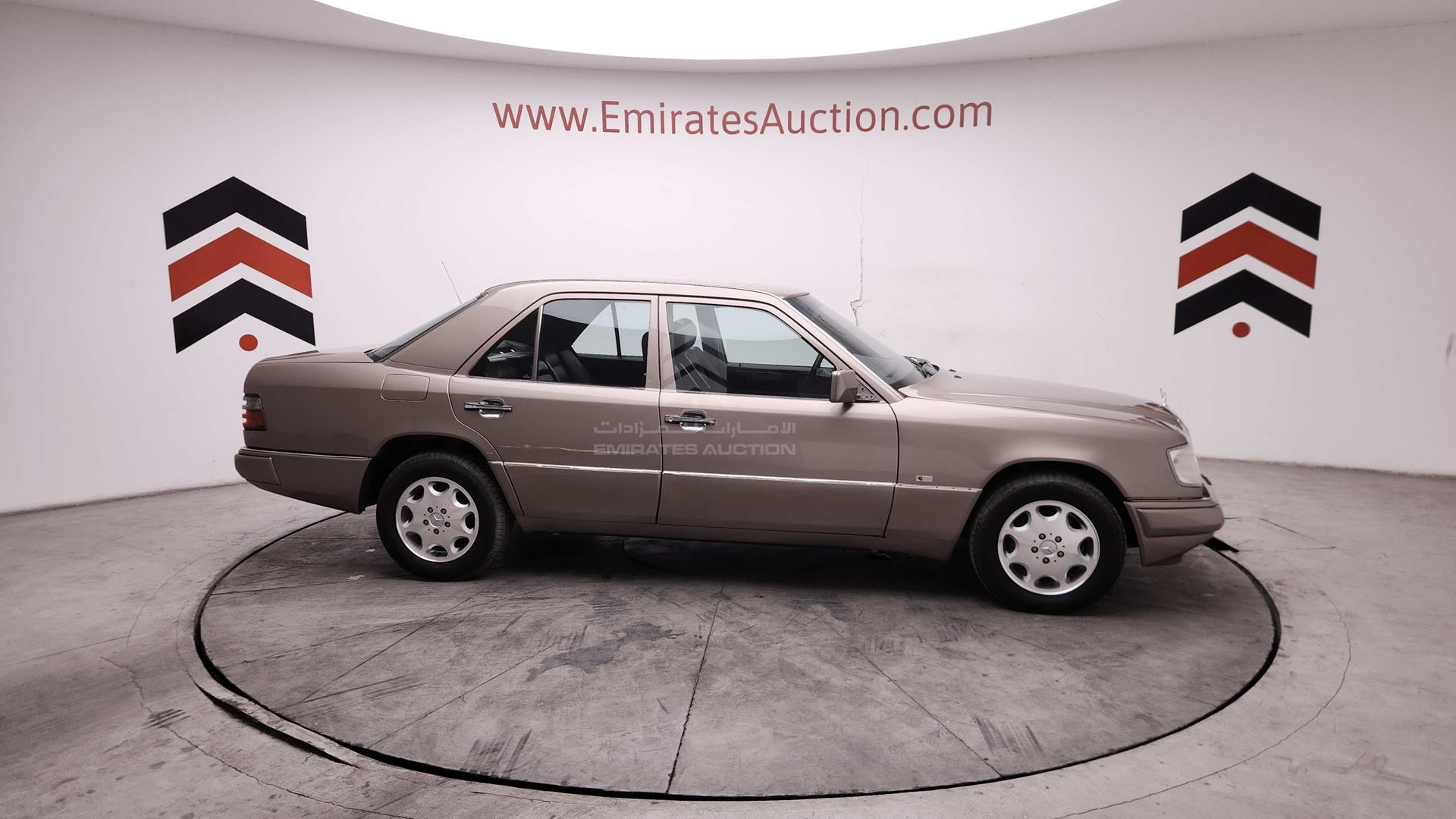 1993 MERCEDES E320 VIN: WDB1240321B880273