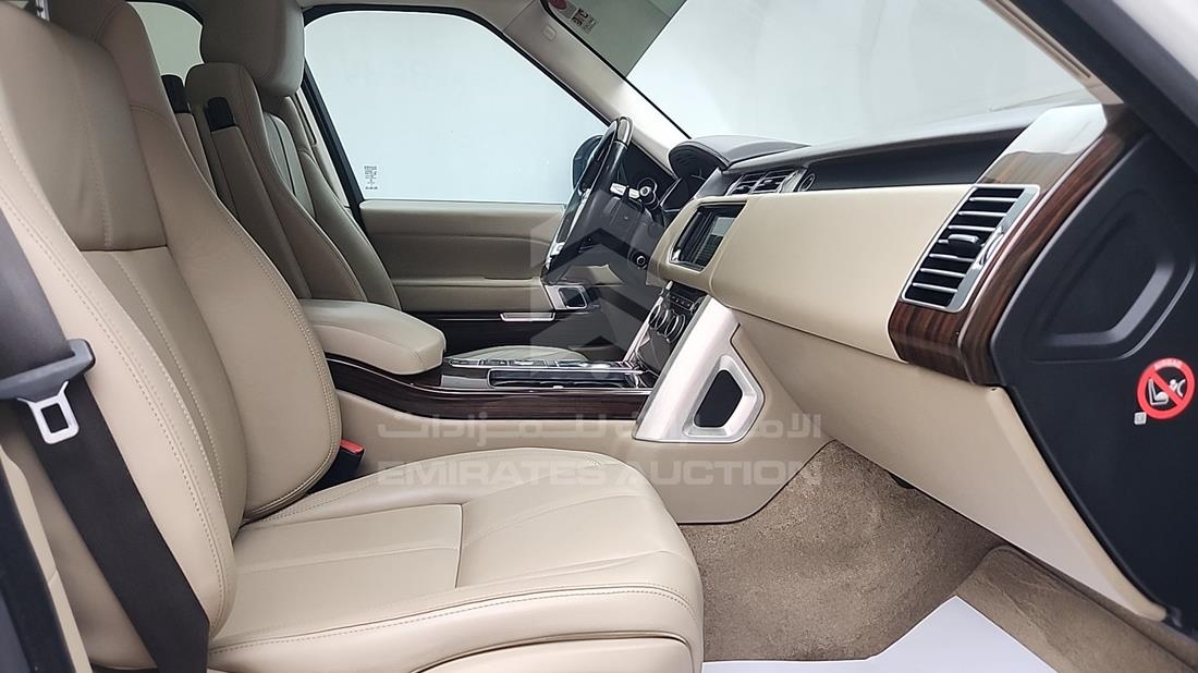2016 Range Rover Vogue — Front Right Passenger Seat View — Photo 29