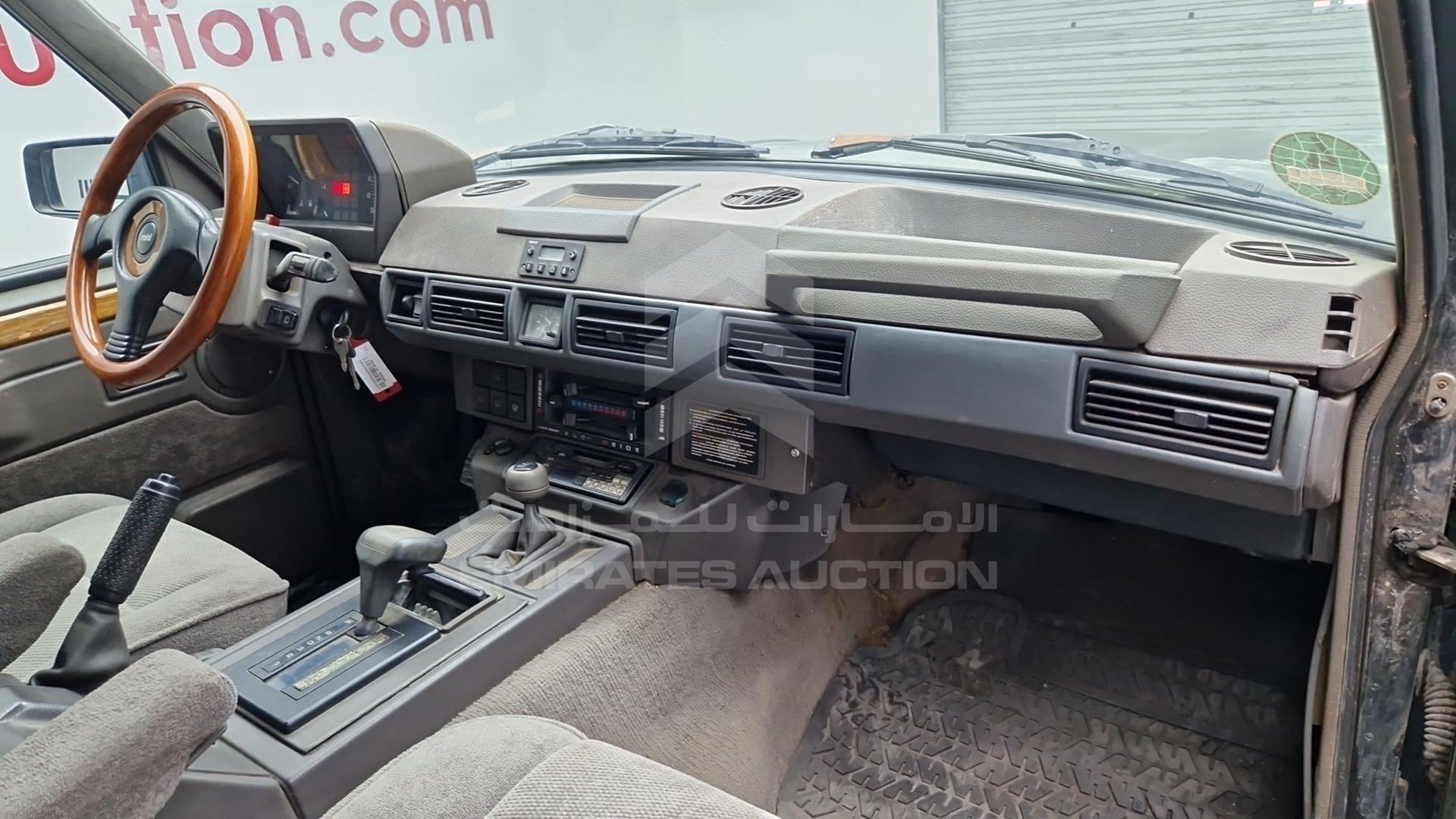 1984 LAND ROVER RANGE ROVER VIN: SALLHAMM4GA421015
