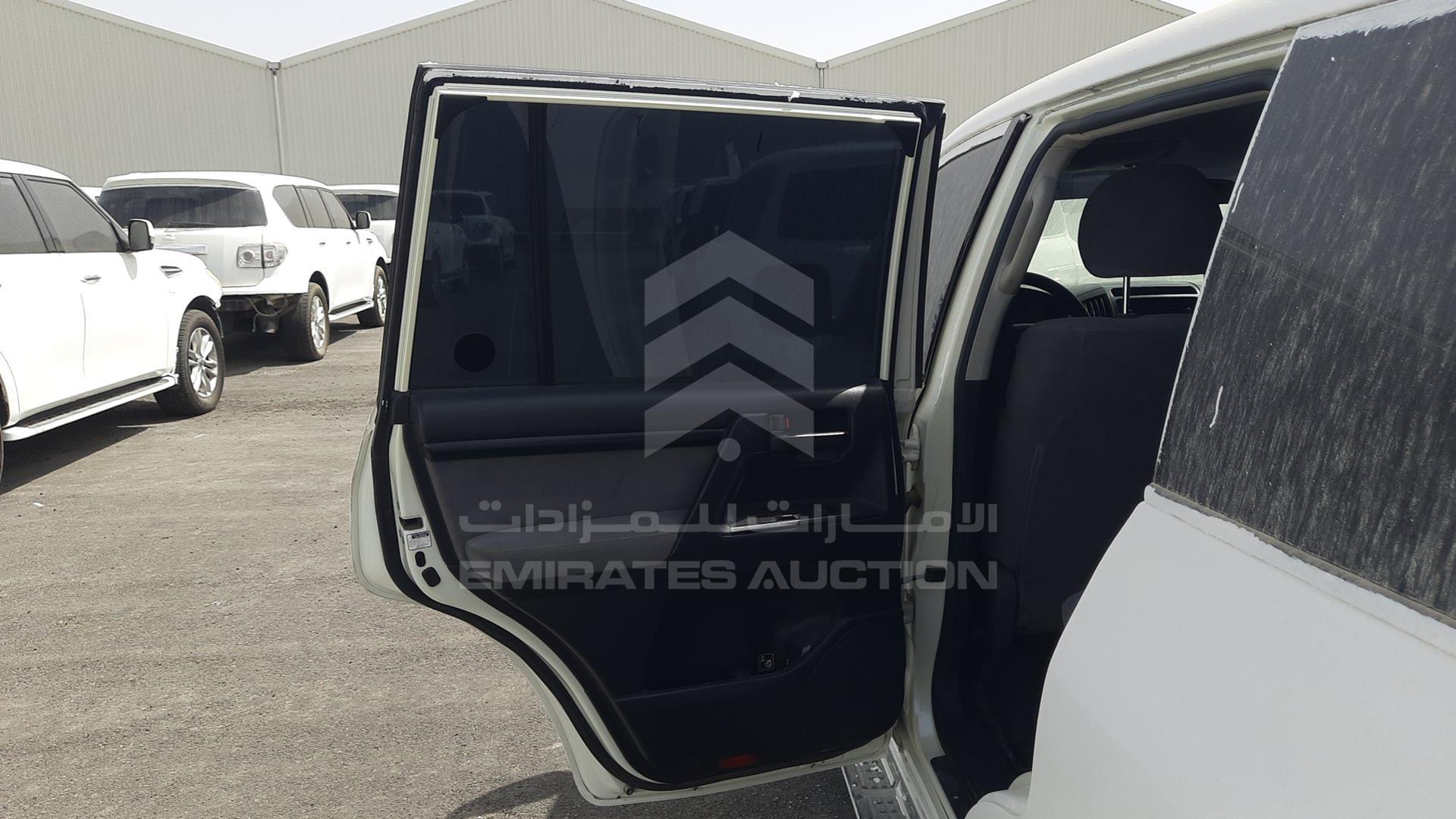 2011 TOYOTA LAND CRUISER VIN: JTMDU09J3B4043695