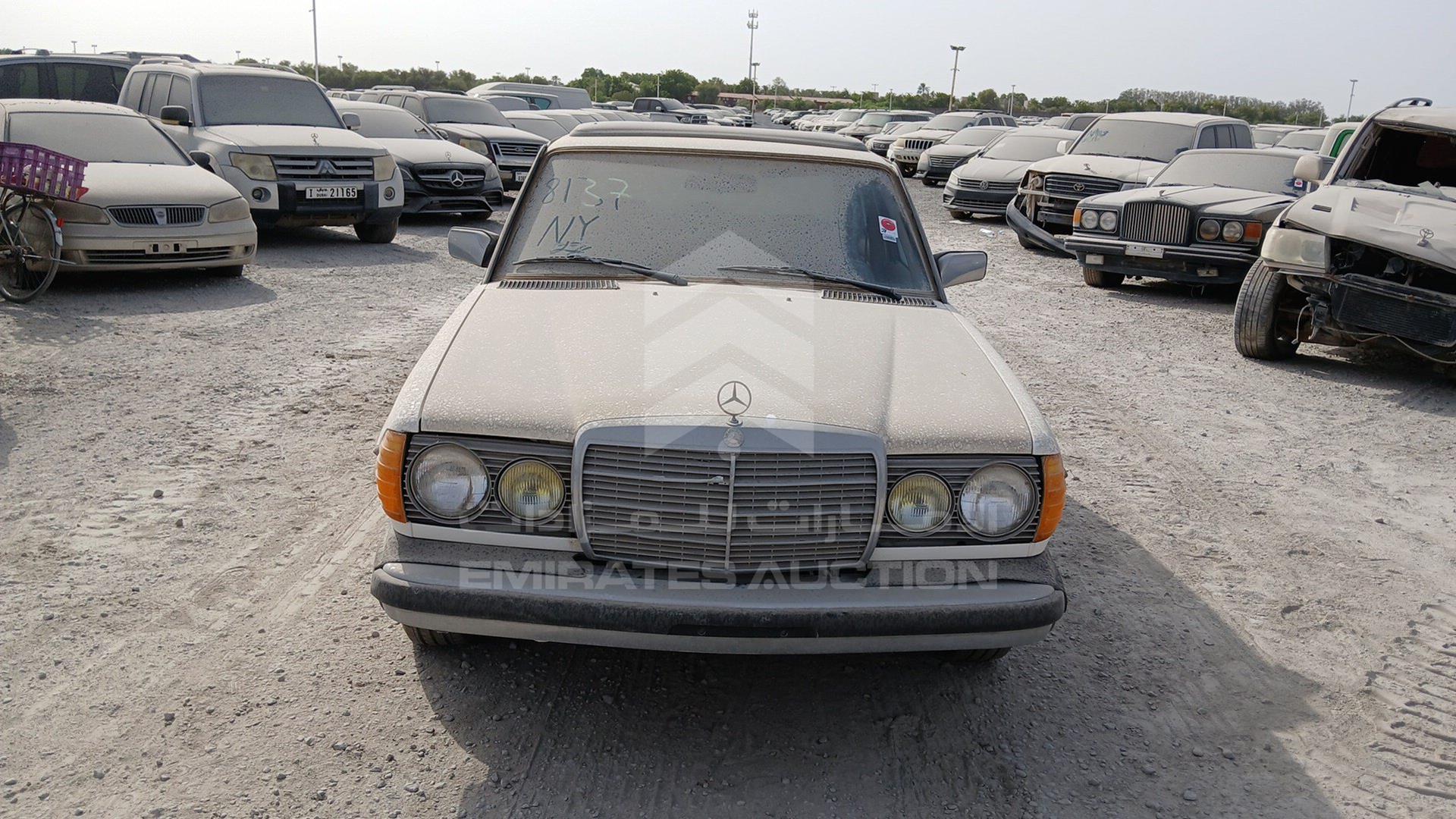 1983 MERCEDES 240D VIN: WDBAB23A6DB408137