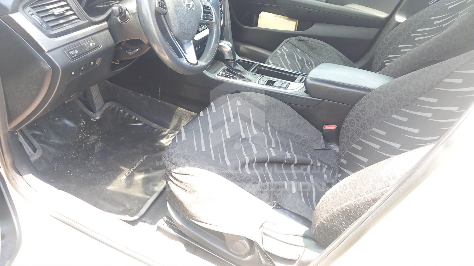 2018 HYUNDAI SONATA VIN: KMHE24136JA082064