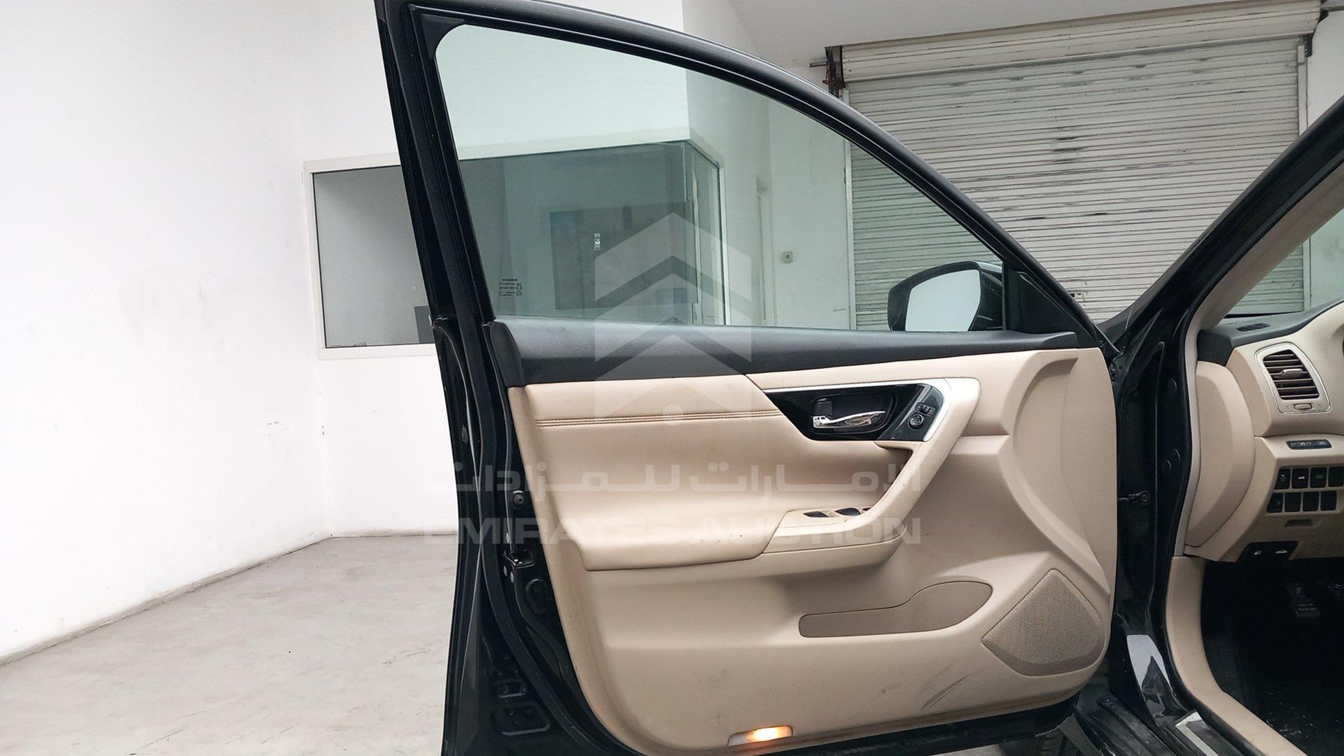 2017 NISSAN TEANA VIN: LGBF5AE09HR312960