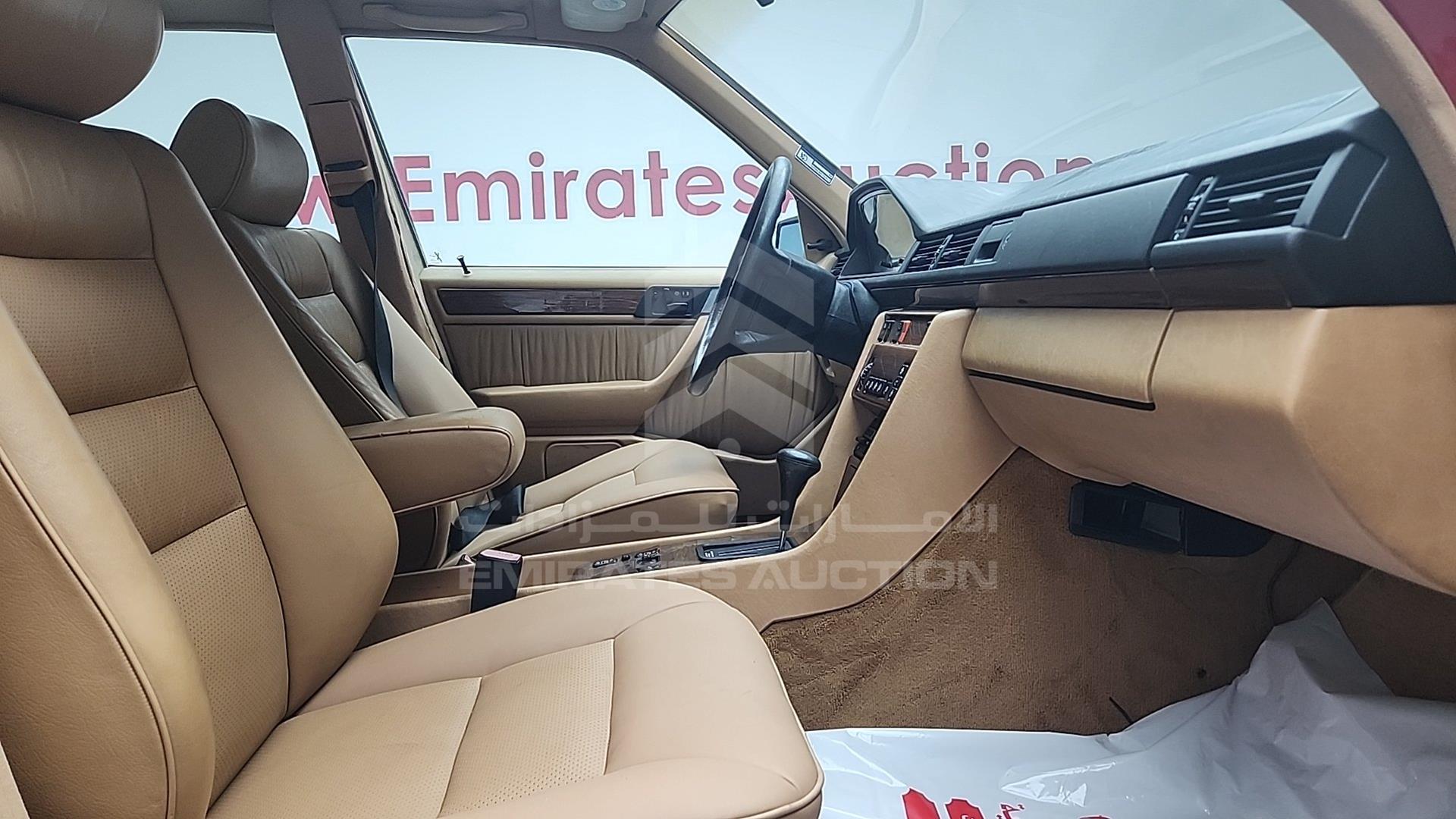 1991 MERCEDES E 300 VIN: WDBEA30D2MB373024