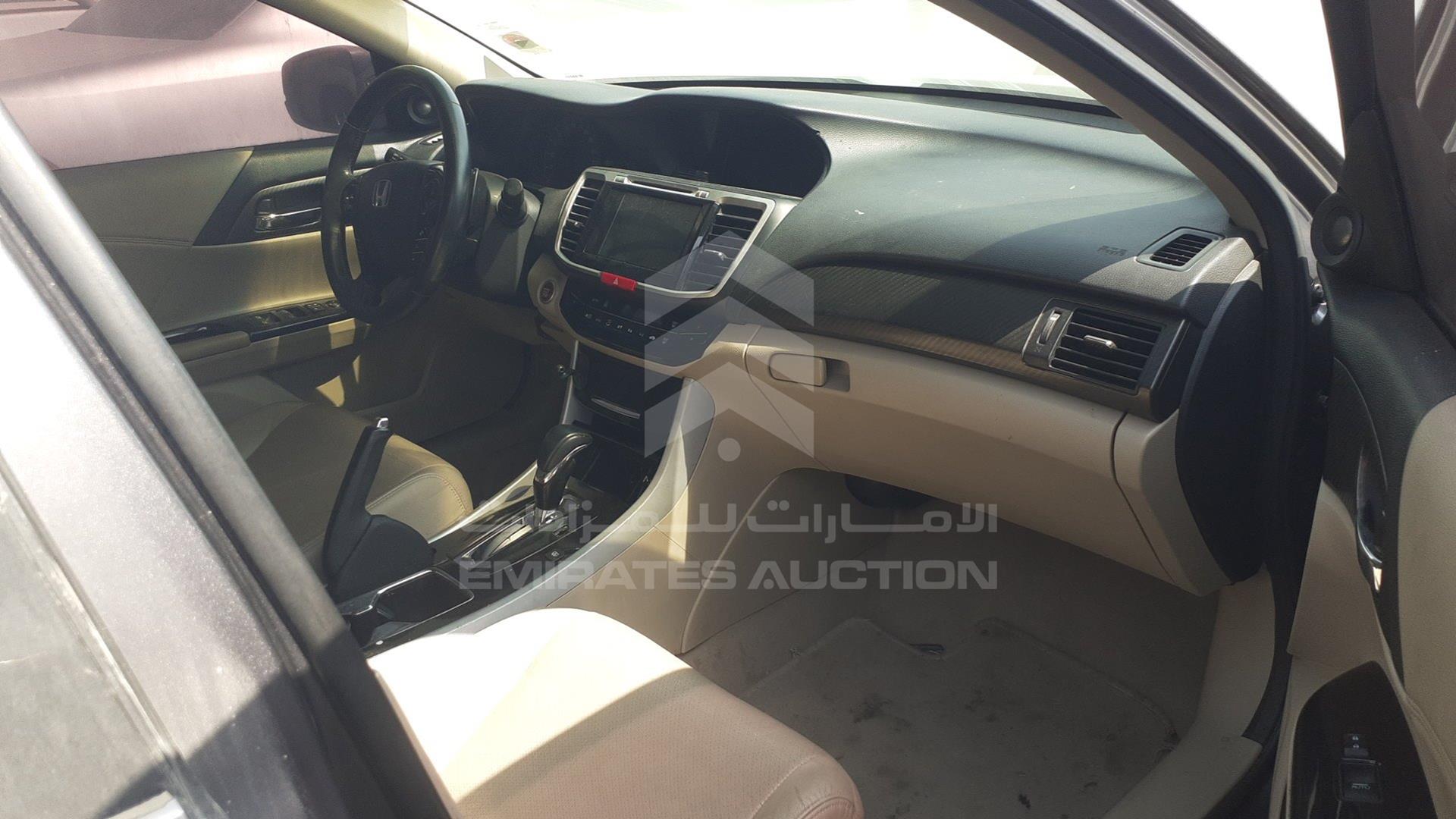 2017 HONDA ACCORD VIN: 1HGCR3695HA600918