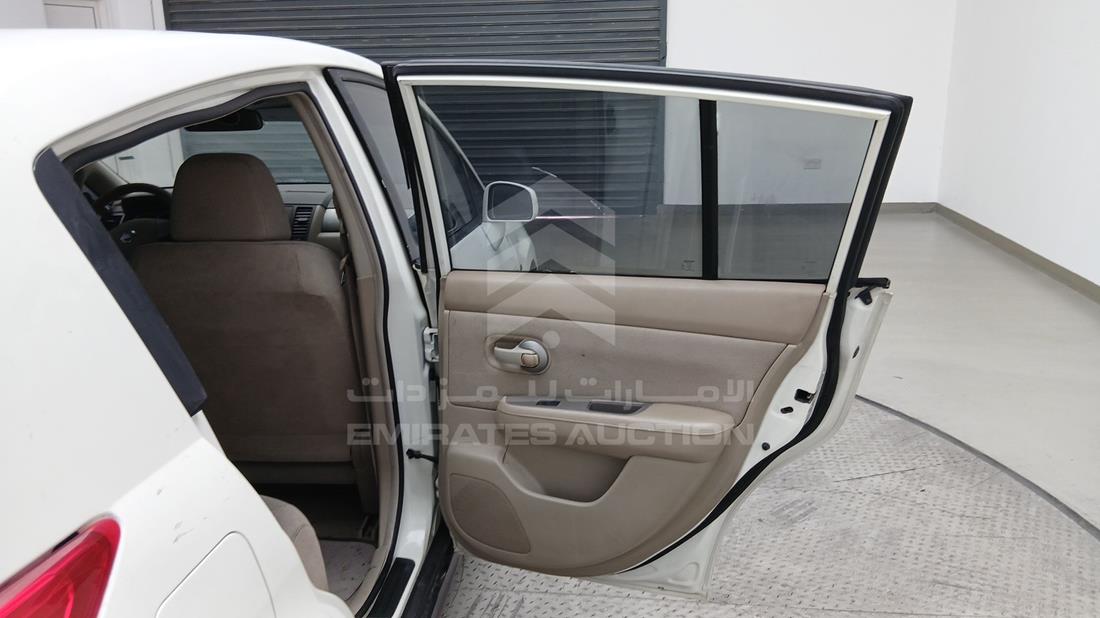نيسان تيدا 2008 — الباب الخلفي الأيمن — صورة 25