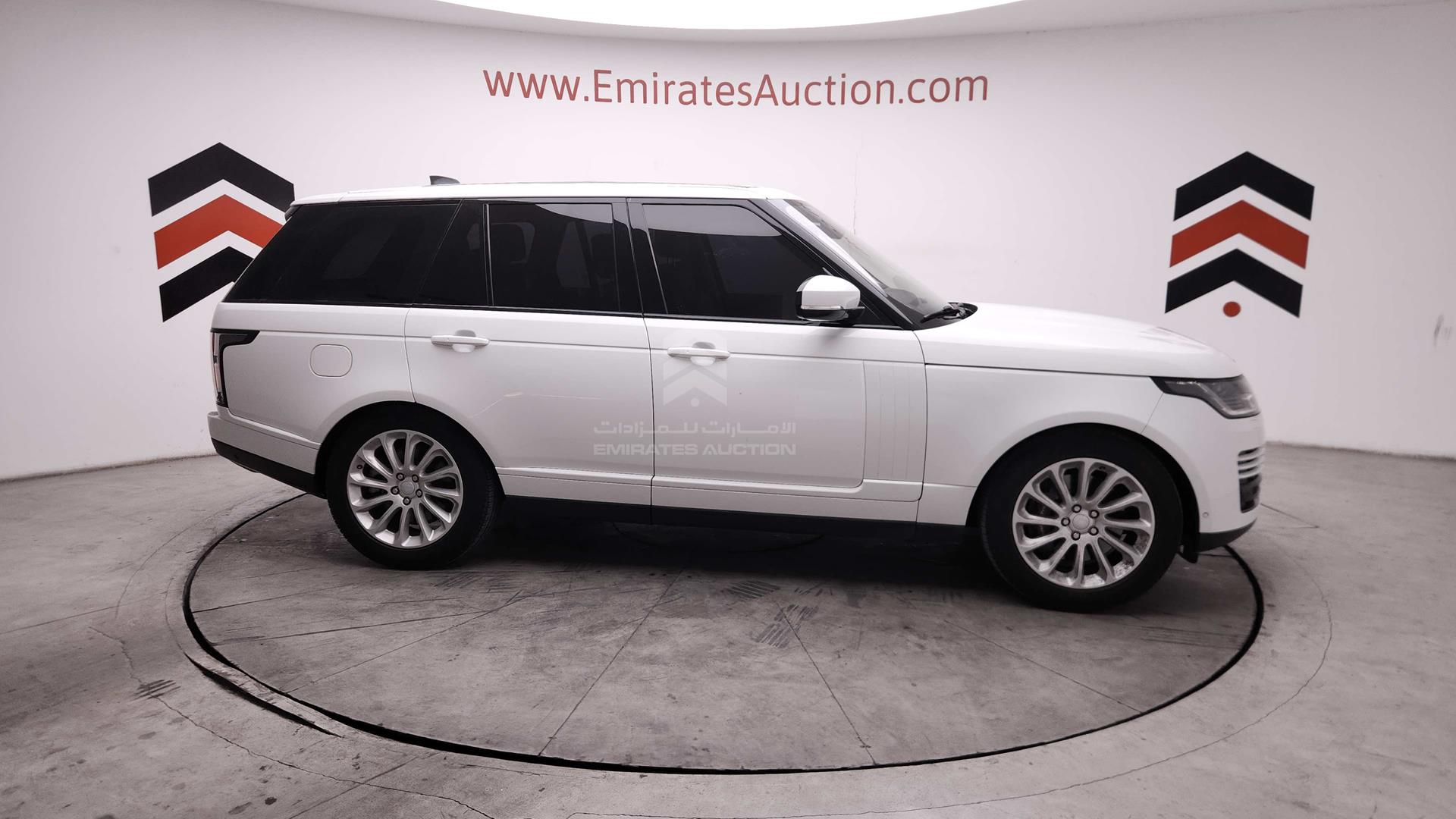 2018 RANGE ROVER HSE VIN: SALGA2BVXJA395227
