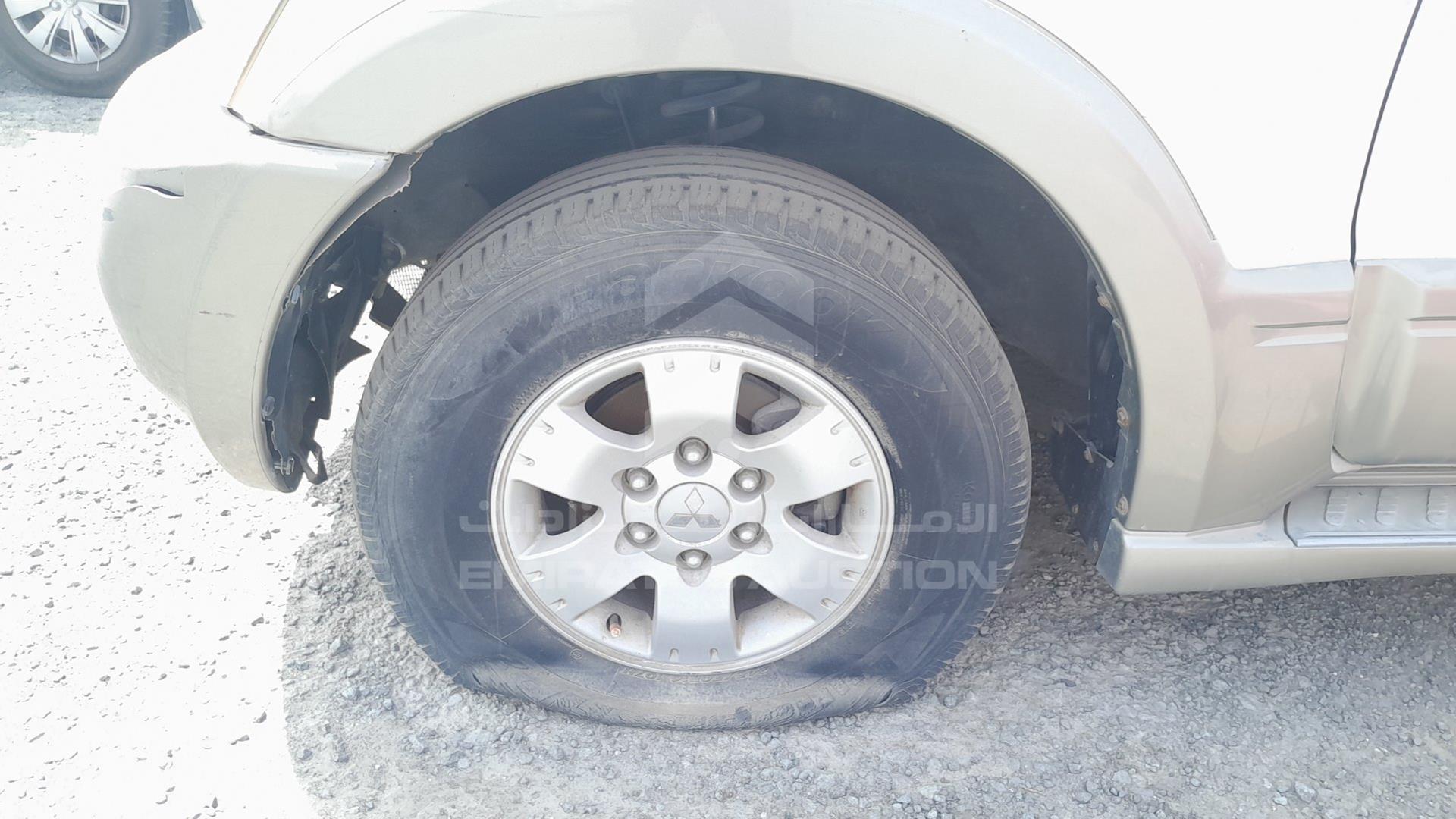 2005 MITSUBISHI PAJERO VIN: JMYLRV73W5J706988