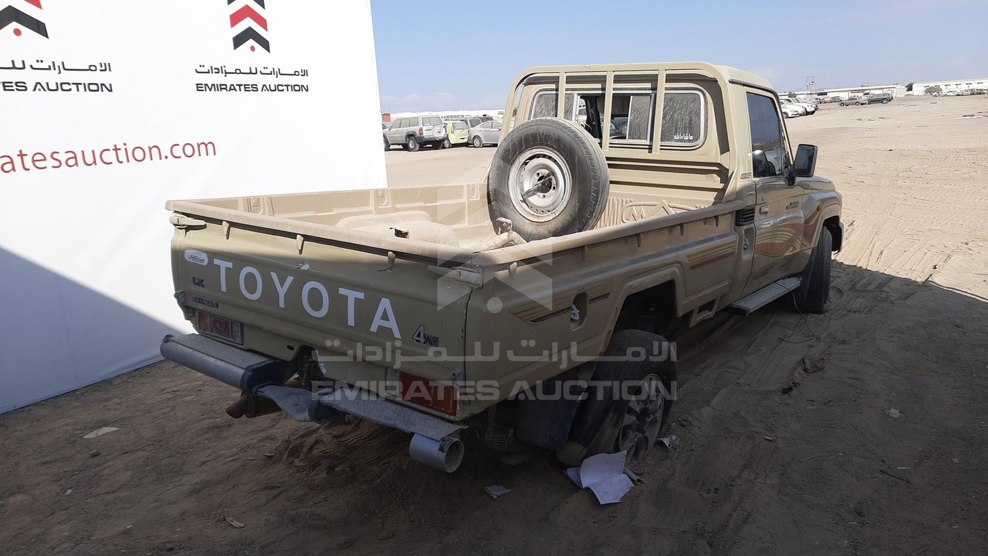 2009 TOYOTA LAND CRUISER VIN: JTFLJ73J896051562