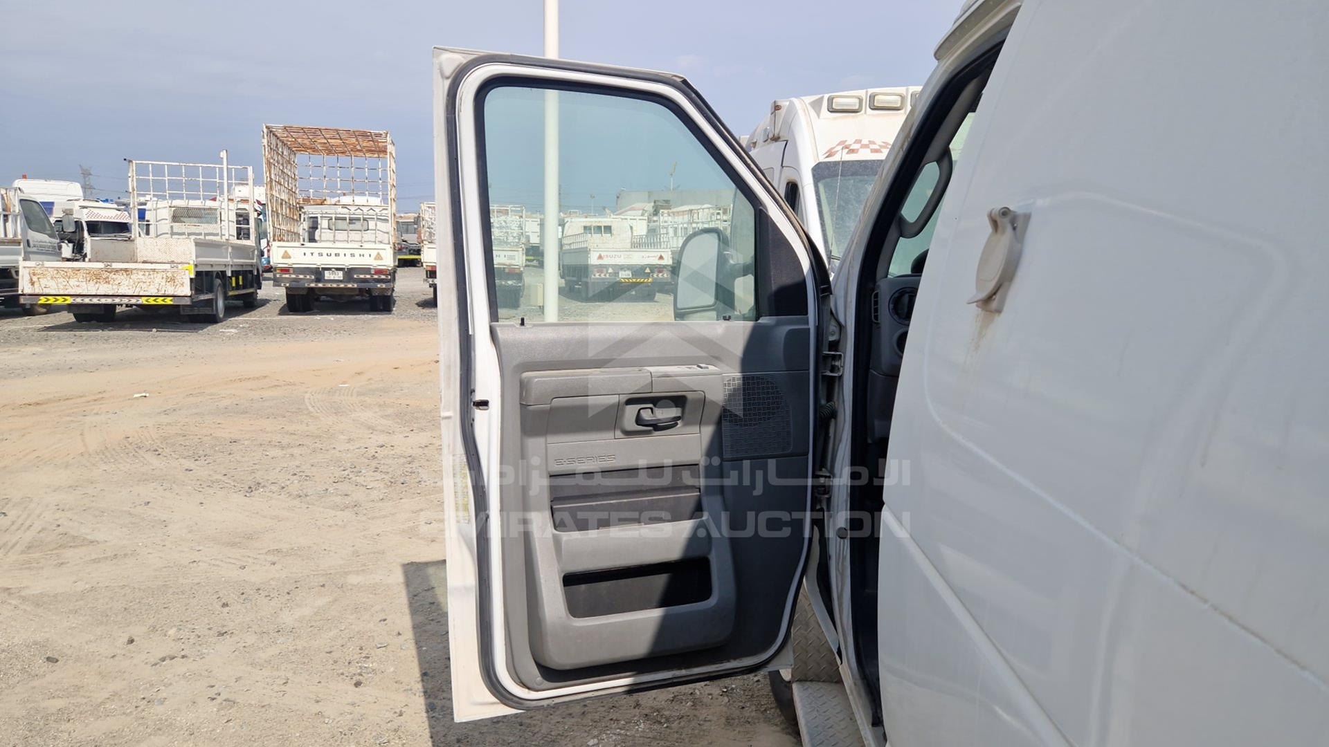 2014 FORD E 350 VIN: 1FDSS3EL0EDA84887