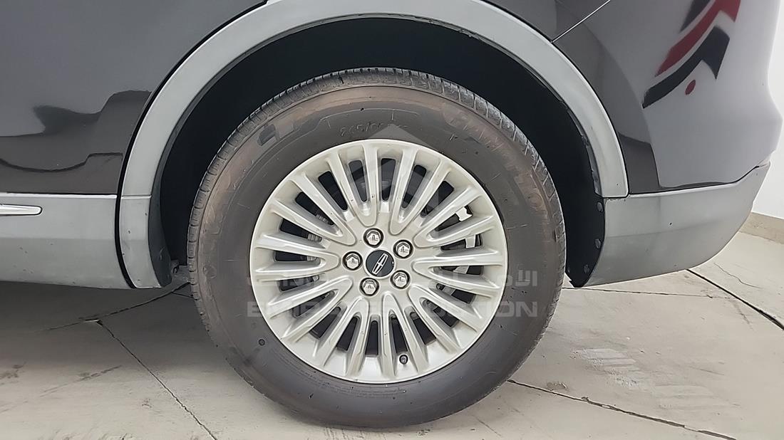 2019 Lincoln Nautilus — Rear Left Tyre — Photo 36