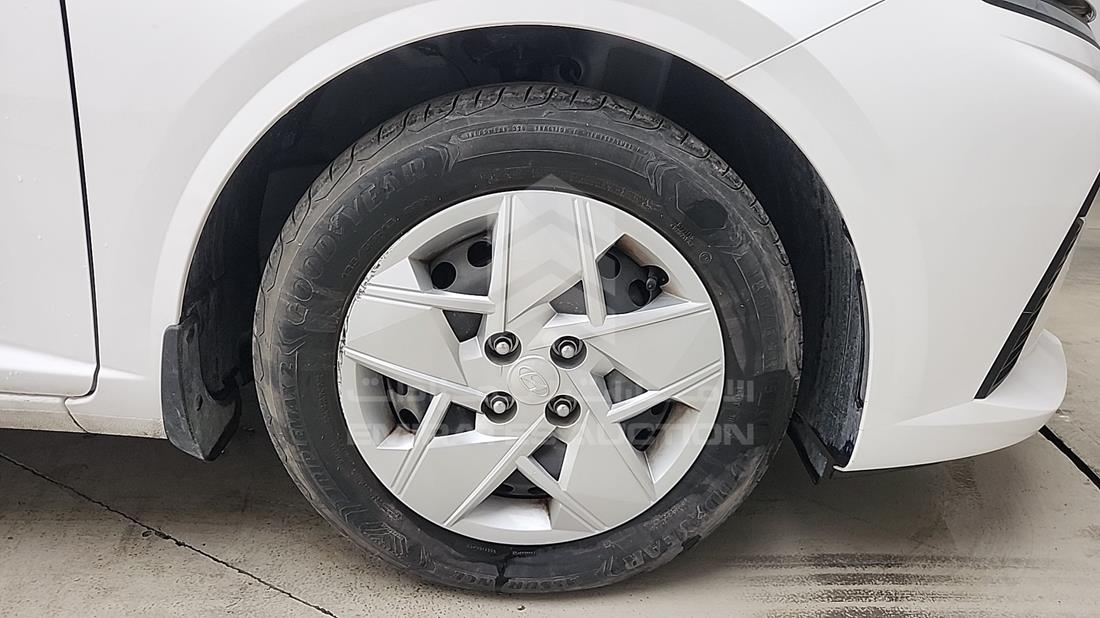 2025 Hyundai Accent — Front Right Tyre — Photo 33