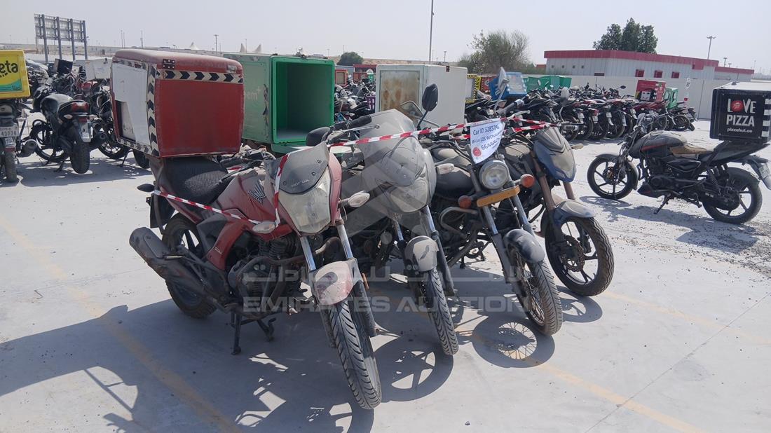 4 Motorbikes — الزاوية الأمامية اليمنى — صورة 10