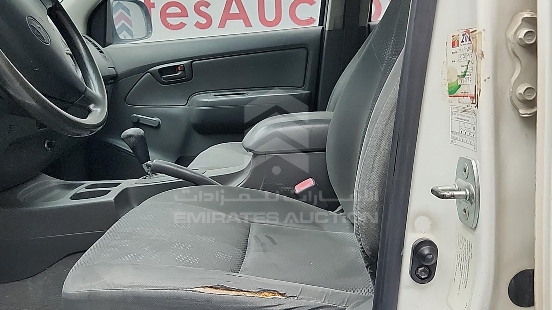 2014 TOYOTA HILUX VIN: MR0EX12G4E2349869