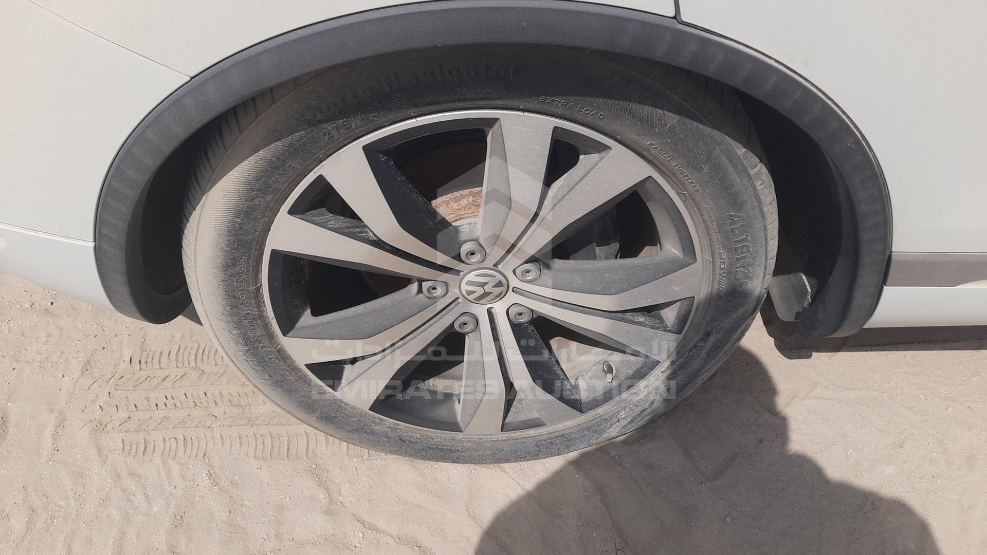 2013 VOLKSWAGEN TOUAREG VIN: WVGBD2BP7DD008254