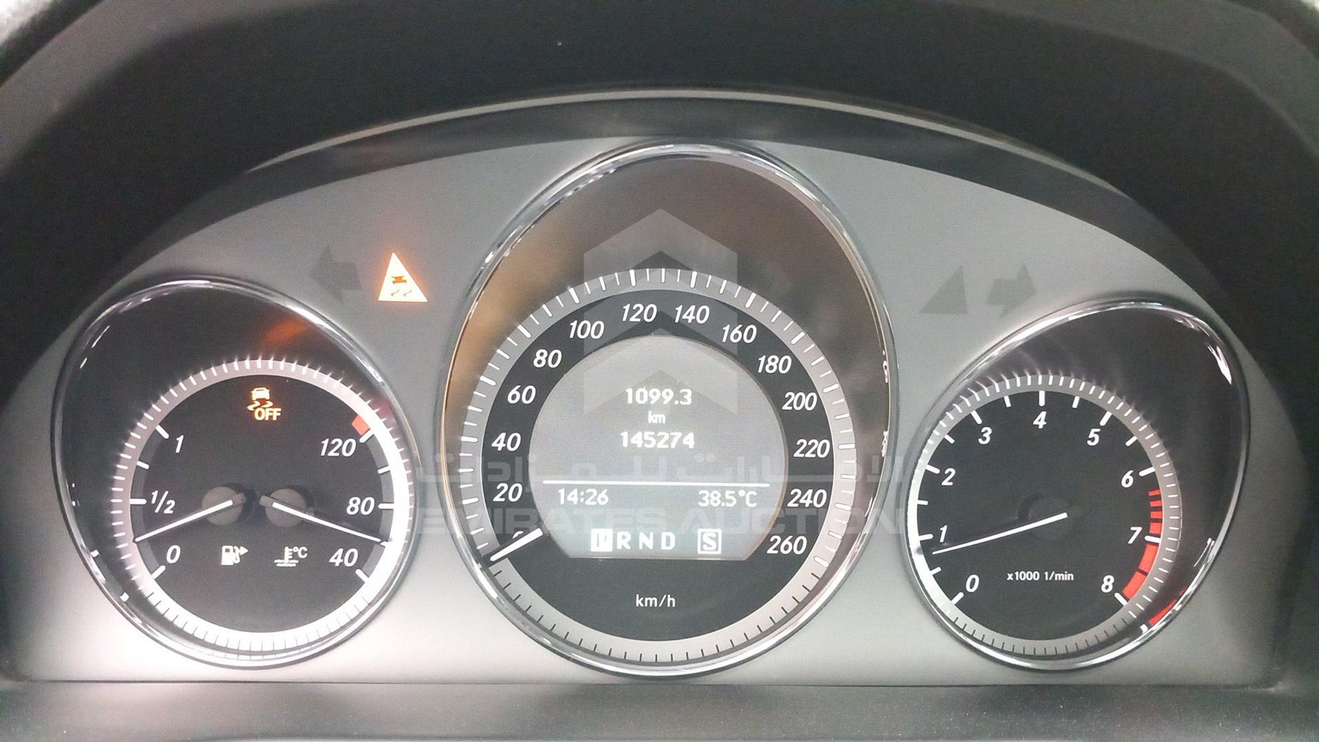 2011 MERCEDES C200 VIN: WDDGF4JB0BF586306