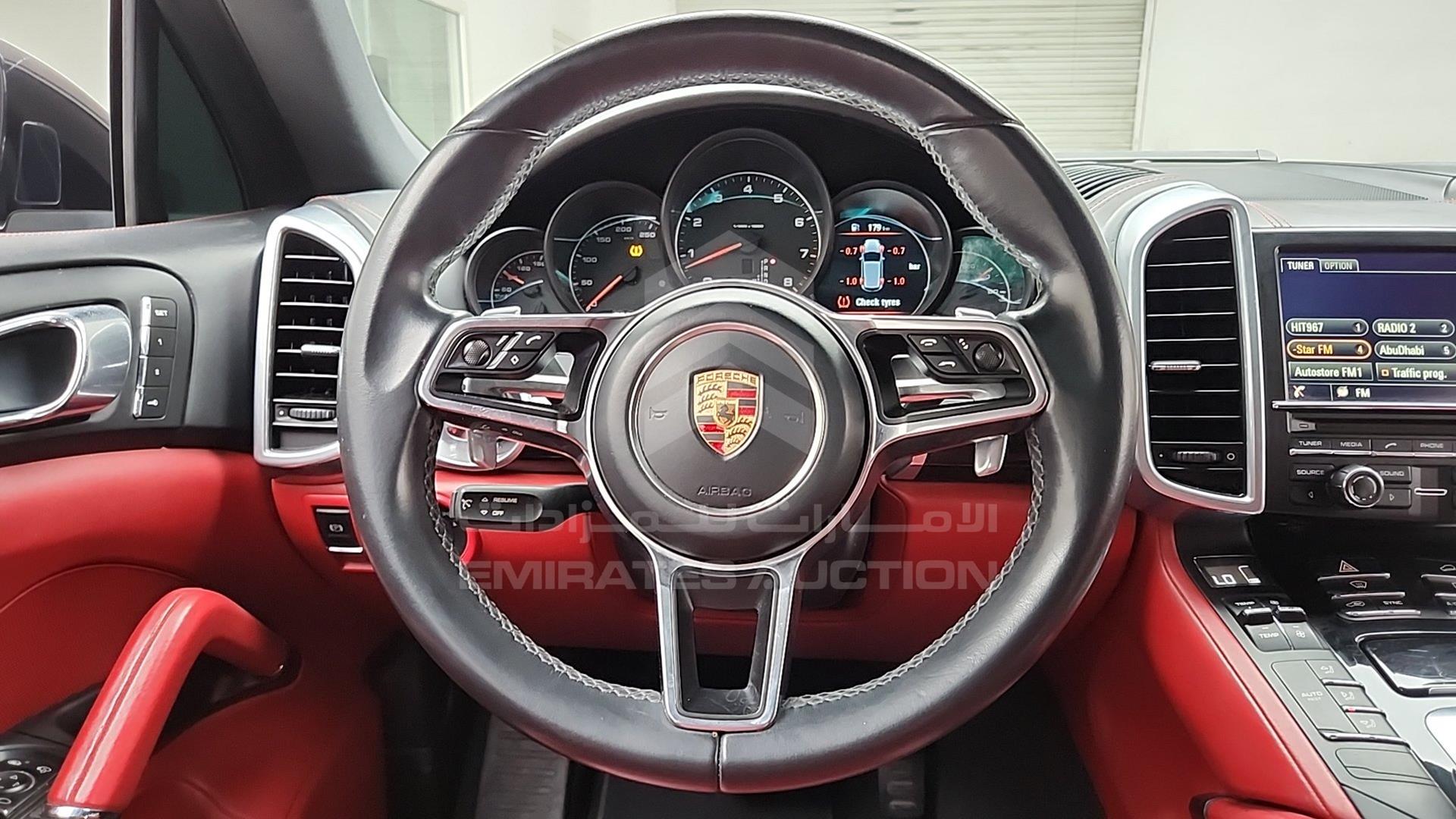 2016 PORSCHE CAYENNE VIN: WP1ZZZ92ZGLA05582