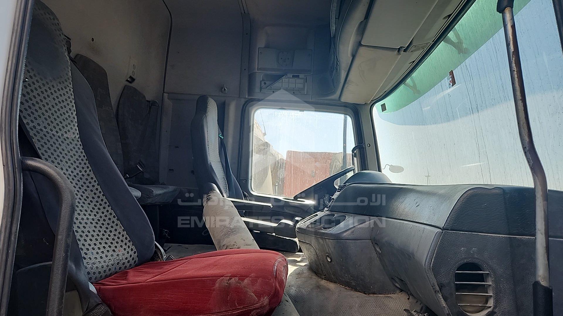 2008 MERCEDES ACTROS VIN: WDAKHCAA58L308529