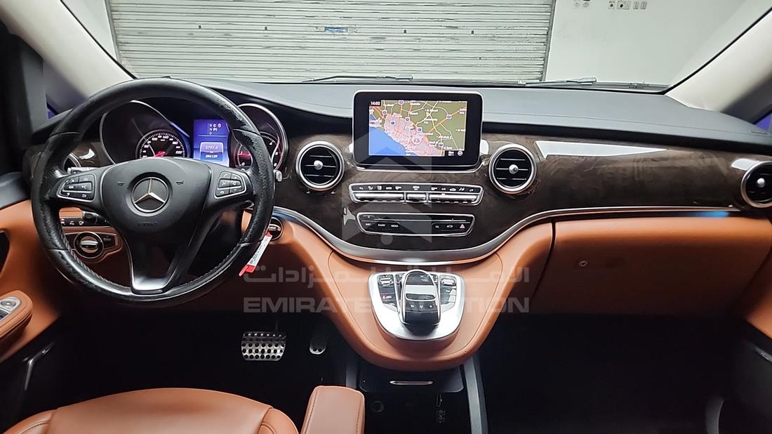 2016 Mercedes V 220 — Entertainment Systems & Camera Monitor & Navigation — Photo 17