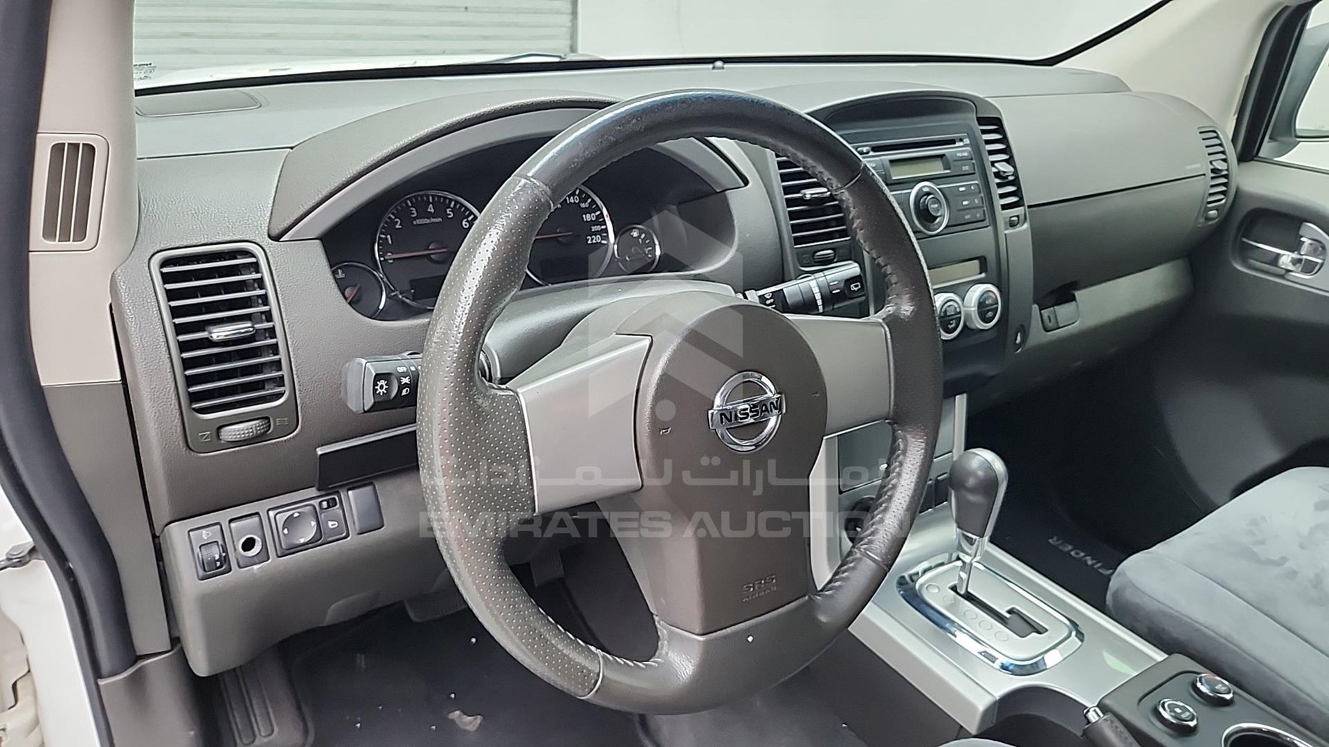 2015 NISSAN PATHFINDER VIN: VSKLR11A2FA568140