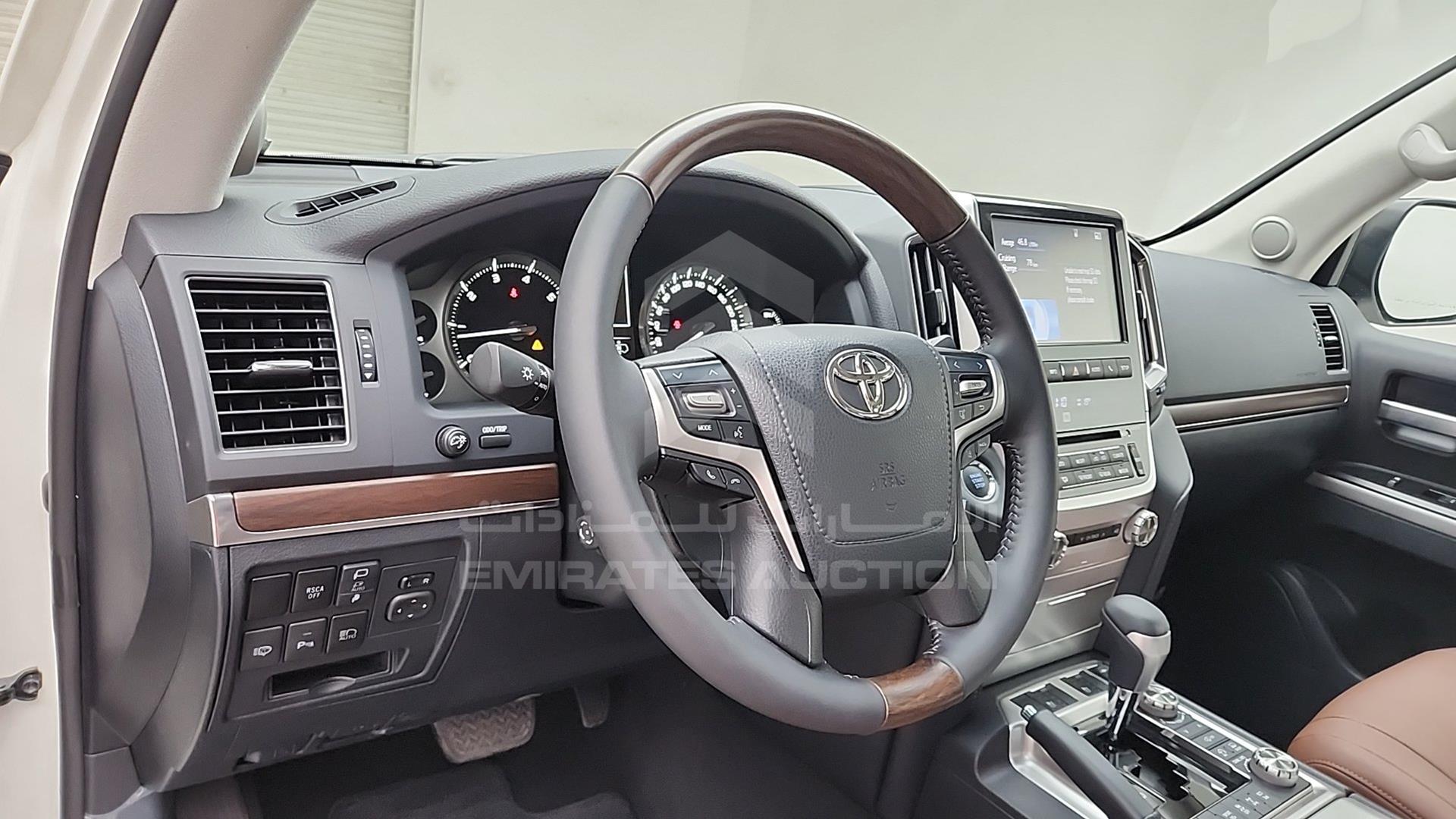 2020 TOYOTA LAND CRUISER VIN: JTMHY05J6L4088532