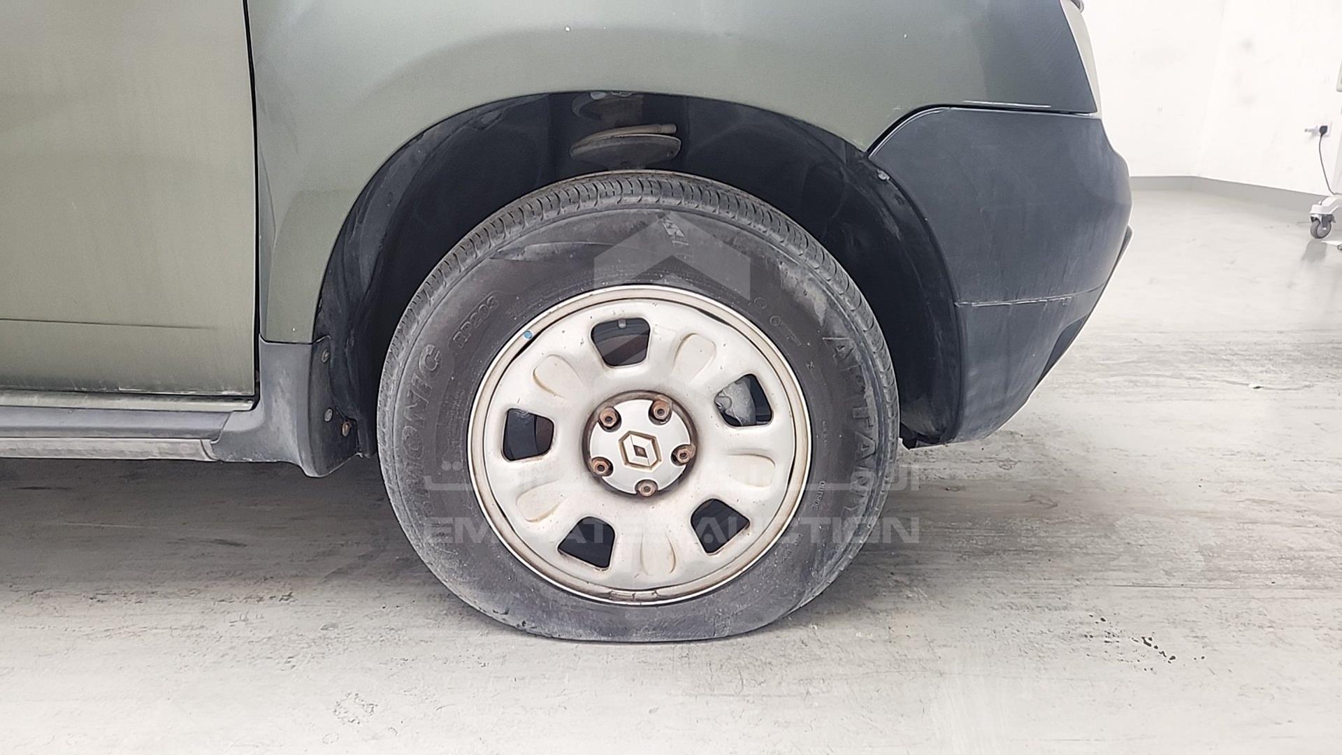 2015 RENAULT DUSTER VIN: VF1HSRCA7FA520039