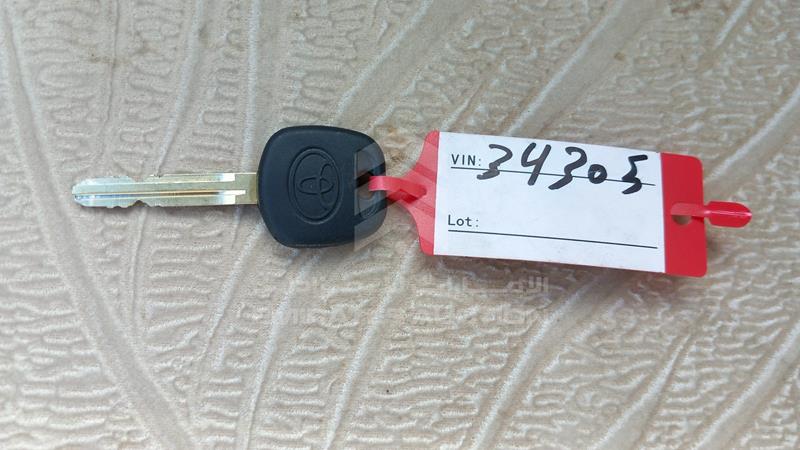 6T1BF9FKXFX534305 Auction: EmiratesAuction Lot: 413777 6T1BF9FKXFX534305 Toyota Camry 2015 WHITE Photo 4