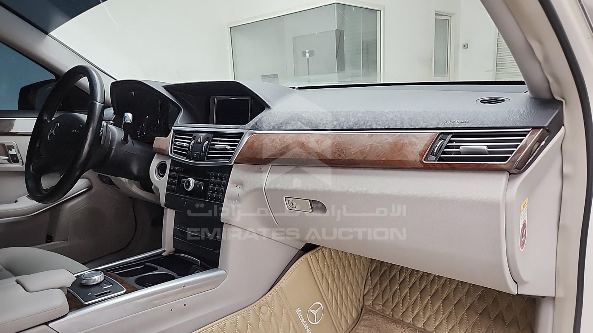 2010 MERCEDES E 300 VIN: WDDHF5EB7AA258364