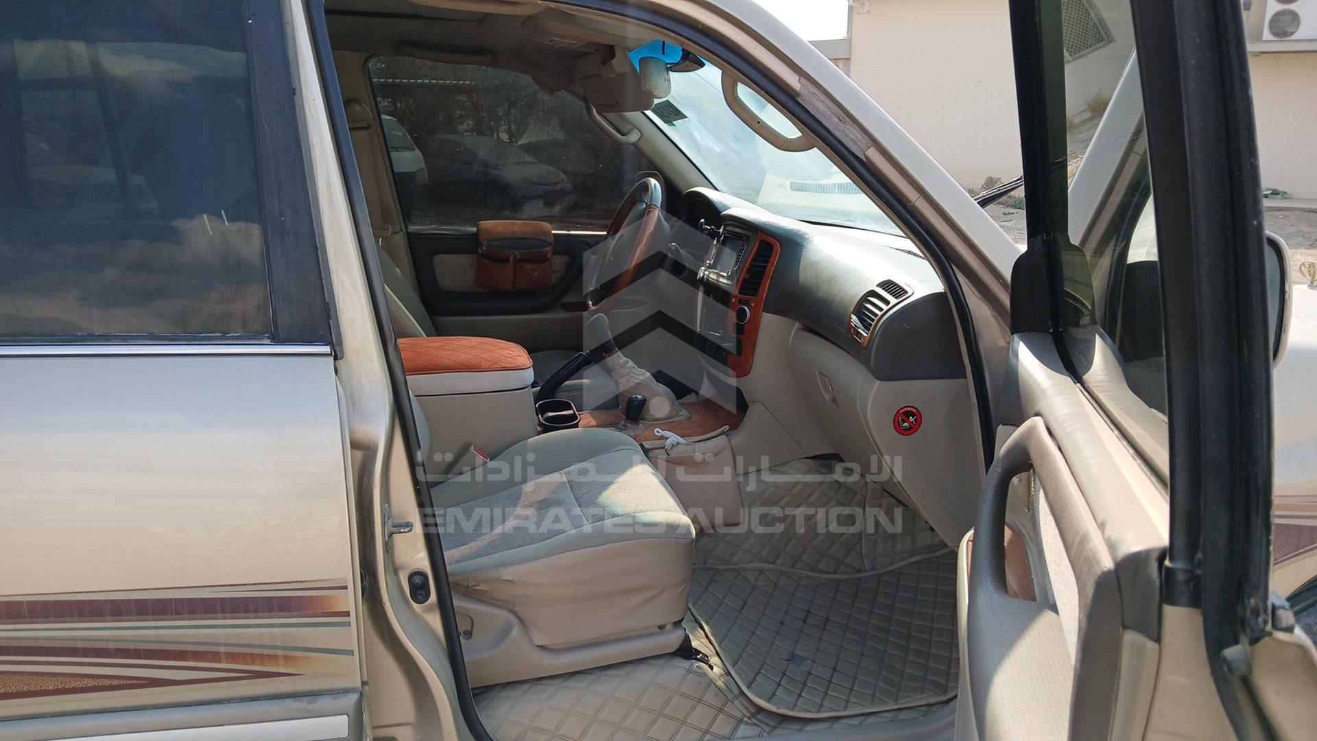 2005 TOYOTA LAND CRUISER VIN: JTEHJ09J455111569