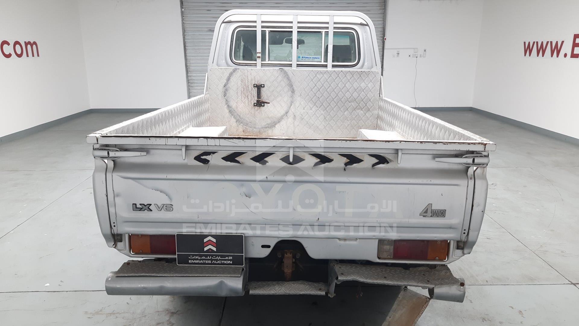2012 TOYOTA LAND CRUISER VIN: JTFLU73J6C4521887