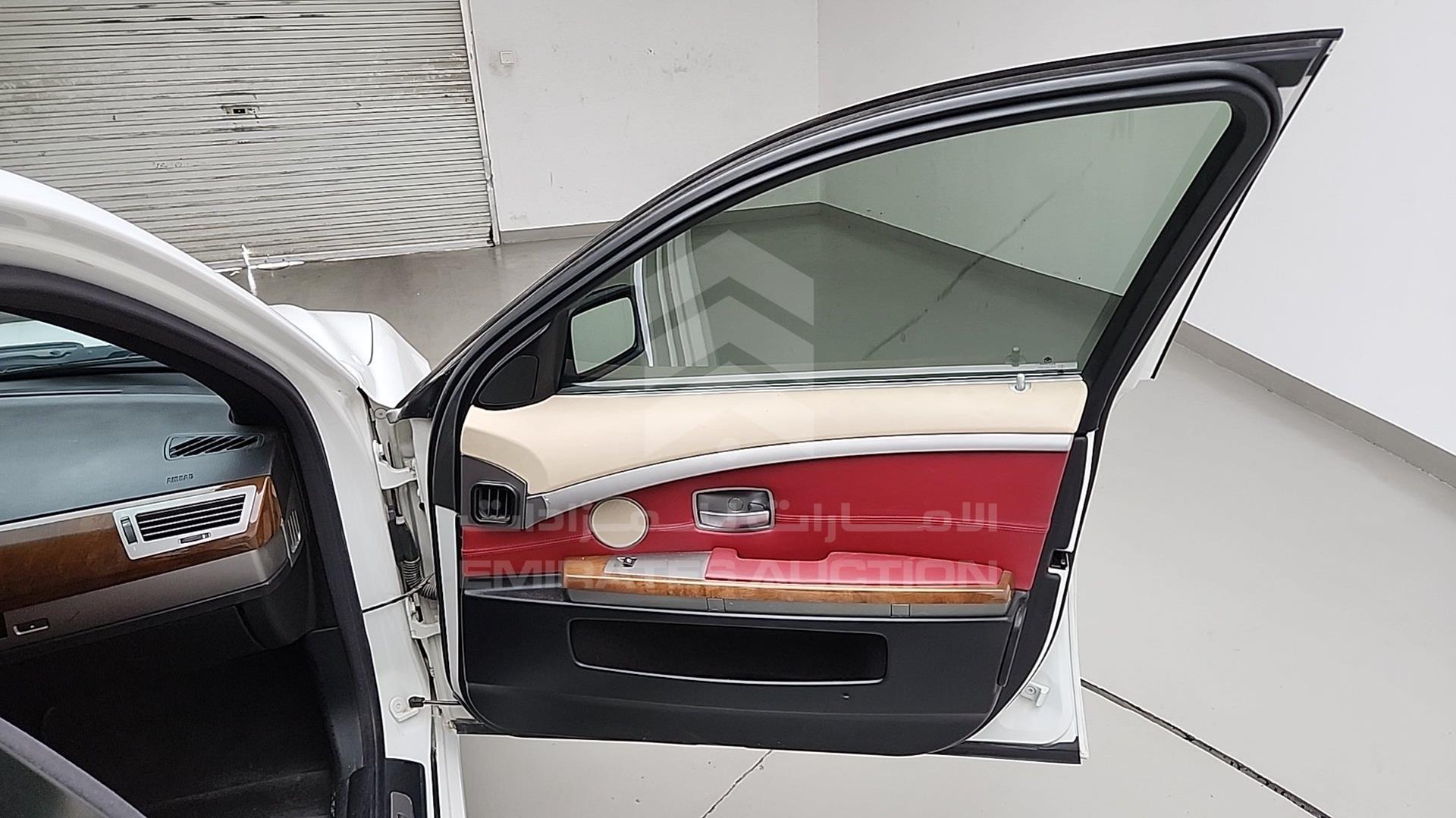 2007 BMW 740 IL VIN: WBAHN61087DT53639