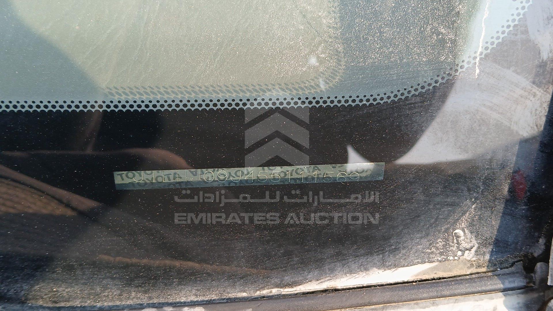 2005 TOYOTA LAND CRUISER VIN: JTEHJ09J455111569