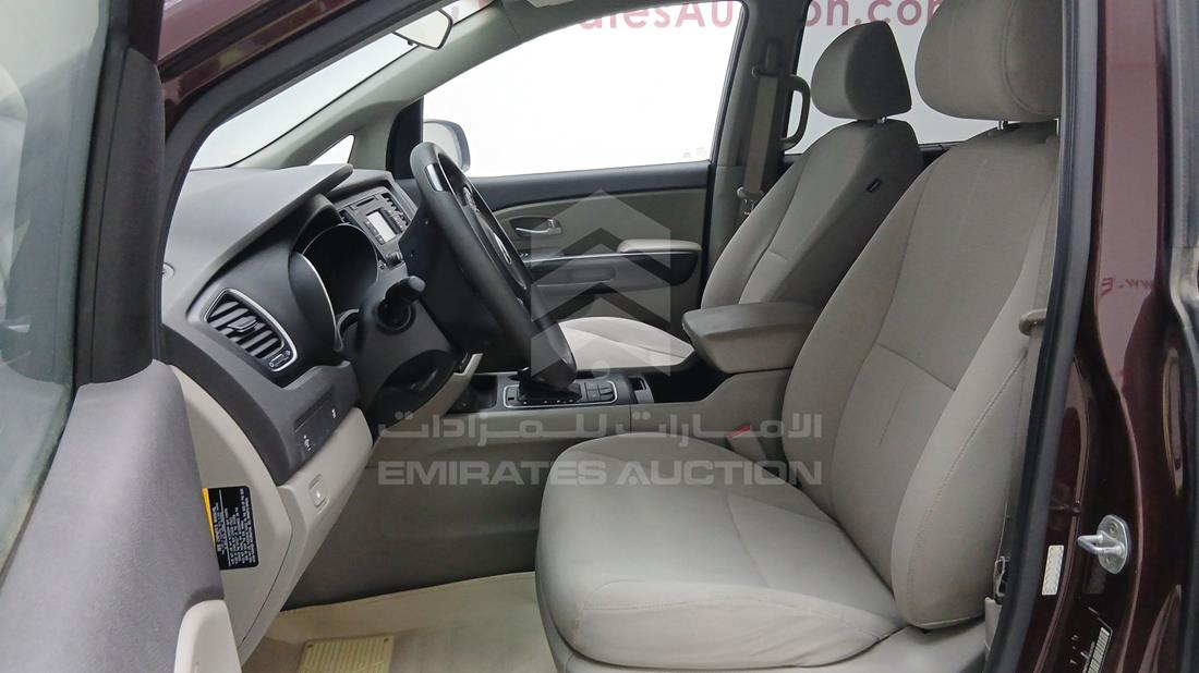 2015 Kia Sedona — Front Left Driver Seat View — Photo 18