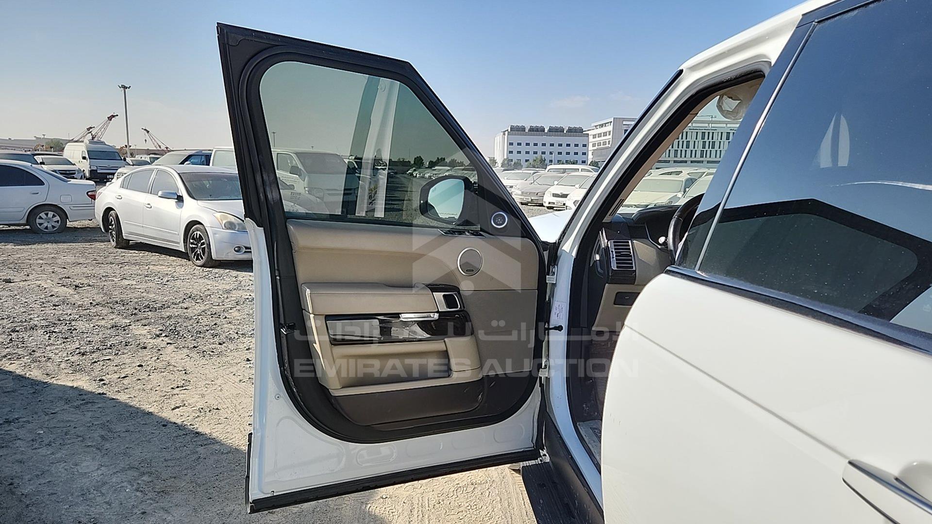 2015 RANGE ROVER VOGUE VIN: SALGA2EF8FA203086