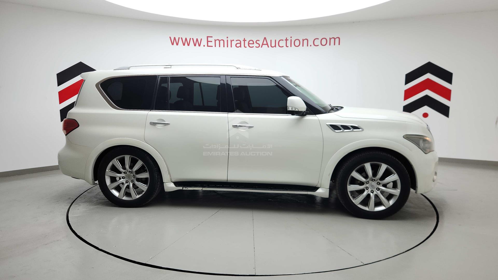 2011 INFINITI QX56 VIN: JNRAZ25Y4B9000148
