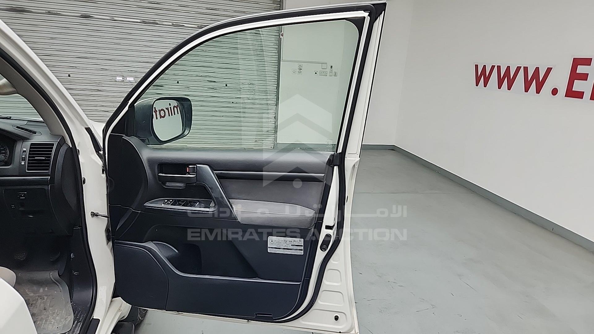 2014 TOYOTA LC 200 VIN: JTMHV09J804135073