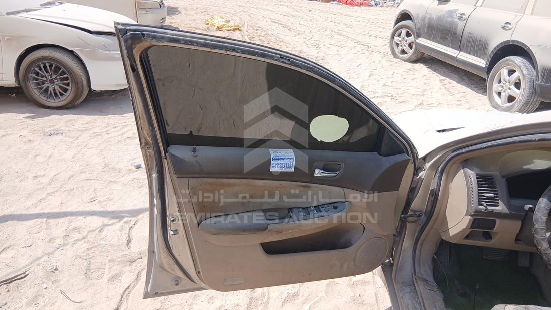 هوندا اكورد 2005 — الباب الأمامي الأيسر — صورة 10